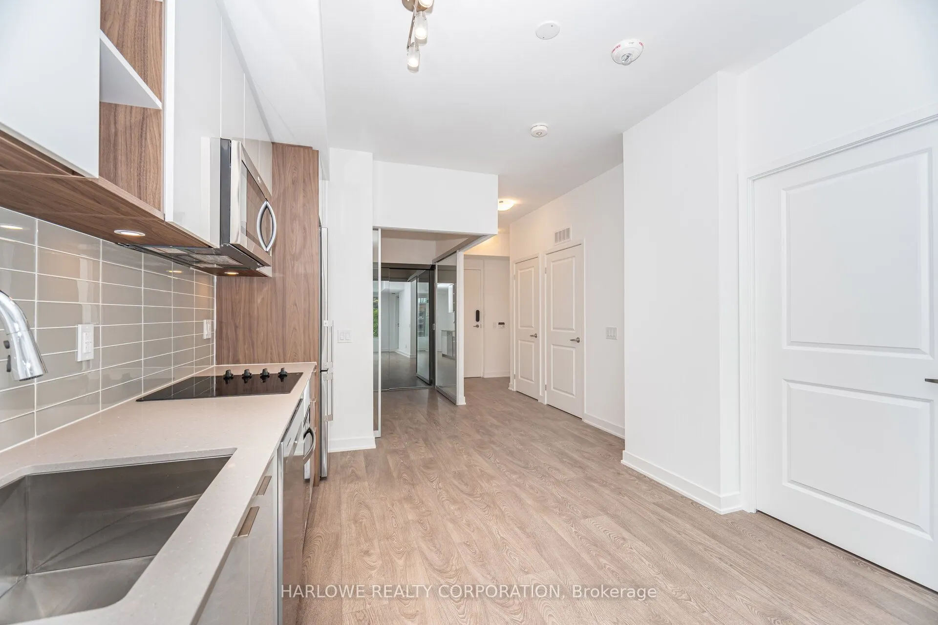 543 Richmond Street W, #419