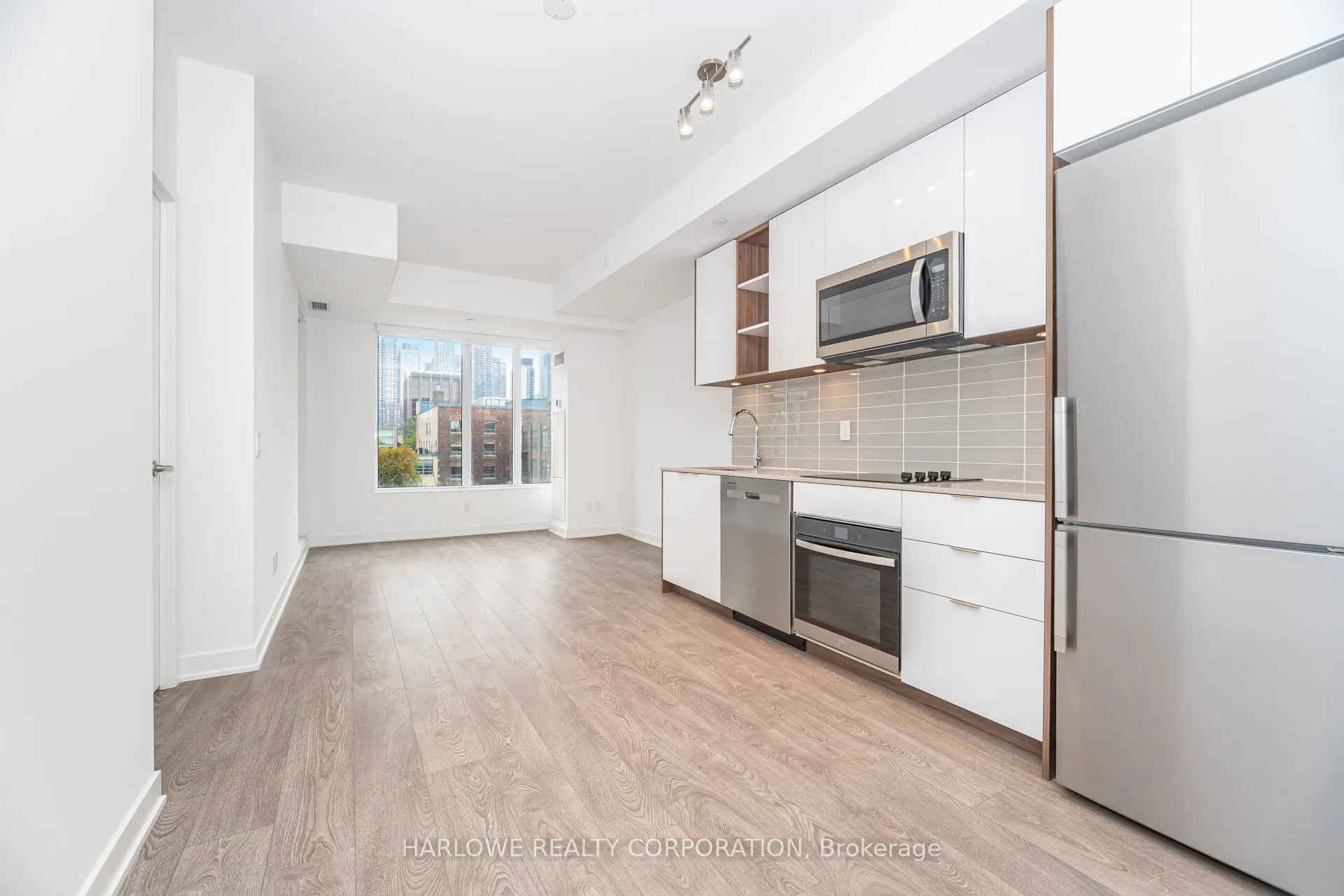543 Richmond Street W, #419