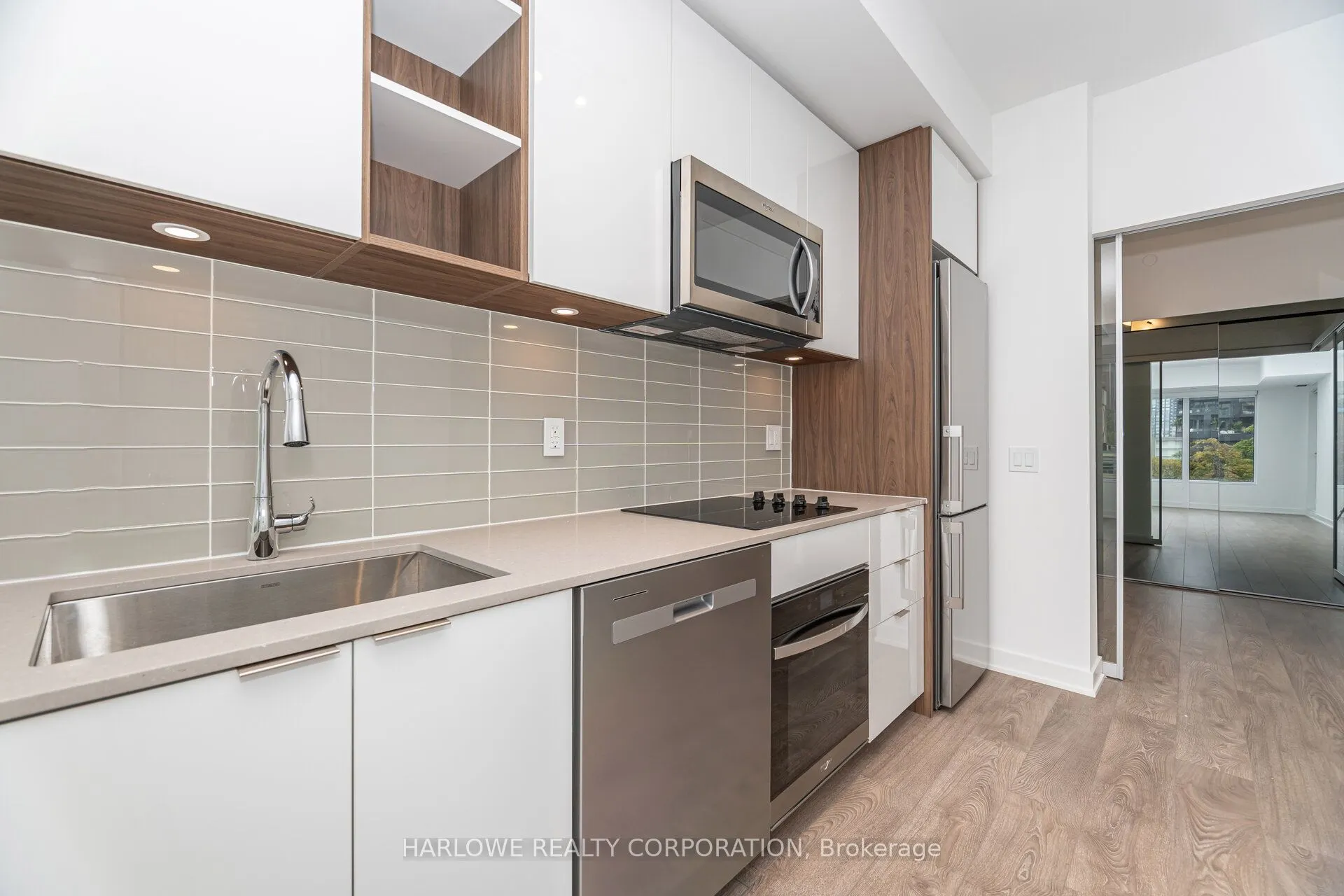 543 Richmond Street W, #419