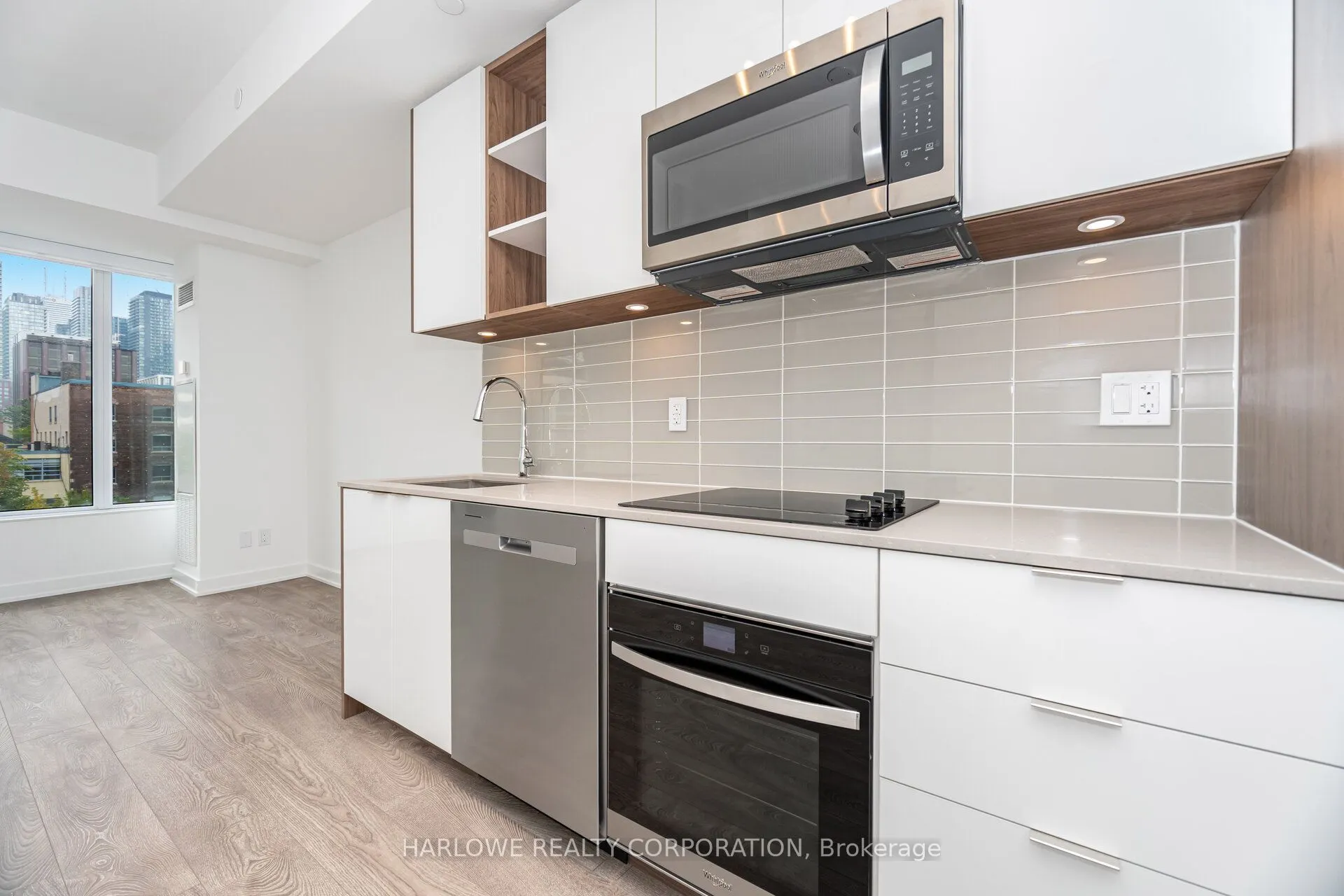 543 Richmond Street W, #419