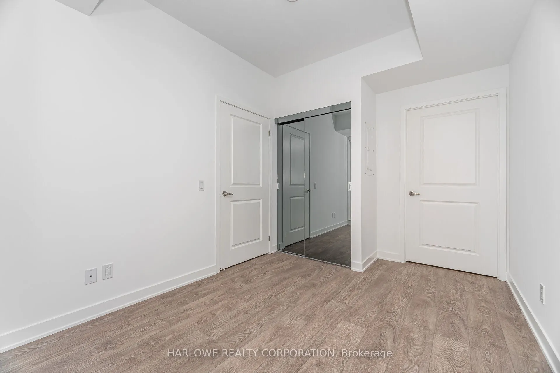 543 Richmond Street W, #419