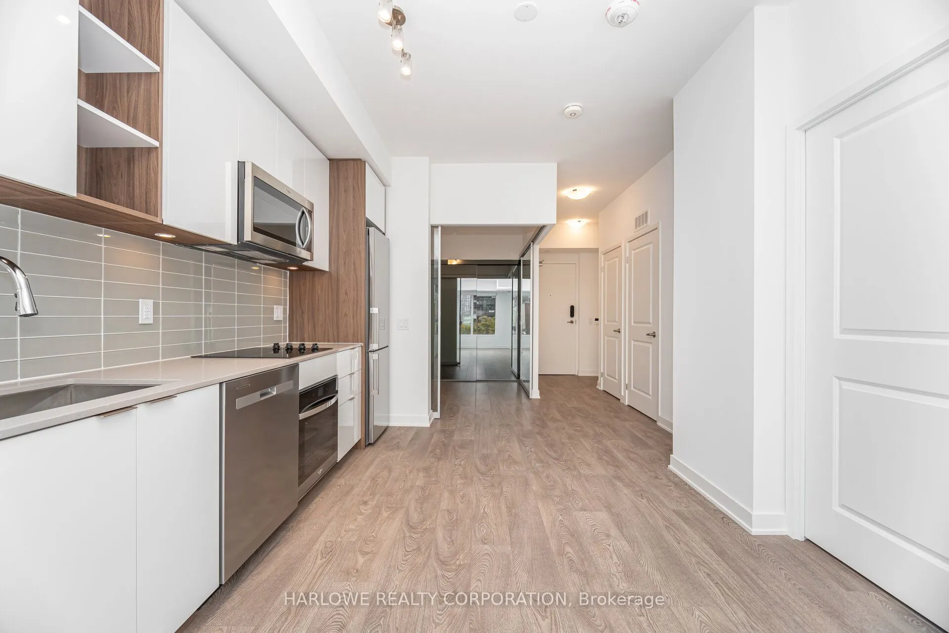 543 Richmond Street W, #419