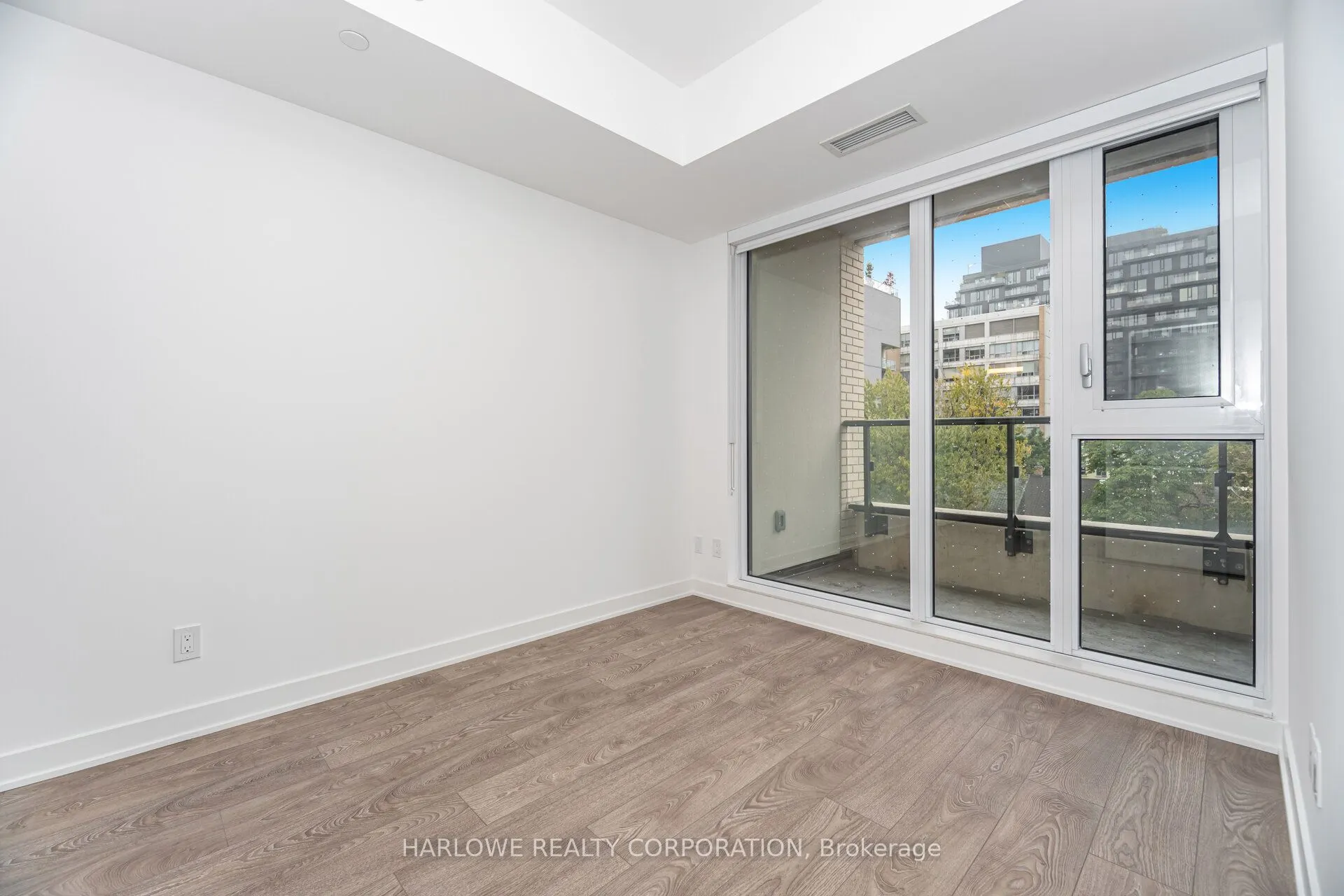 543 Richmond Street W, #419