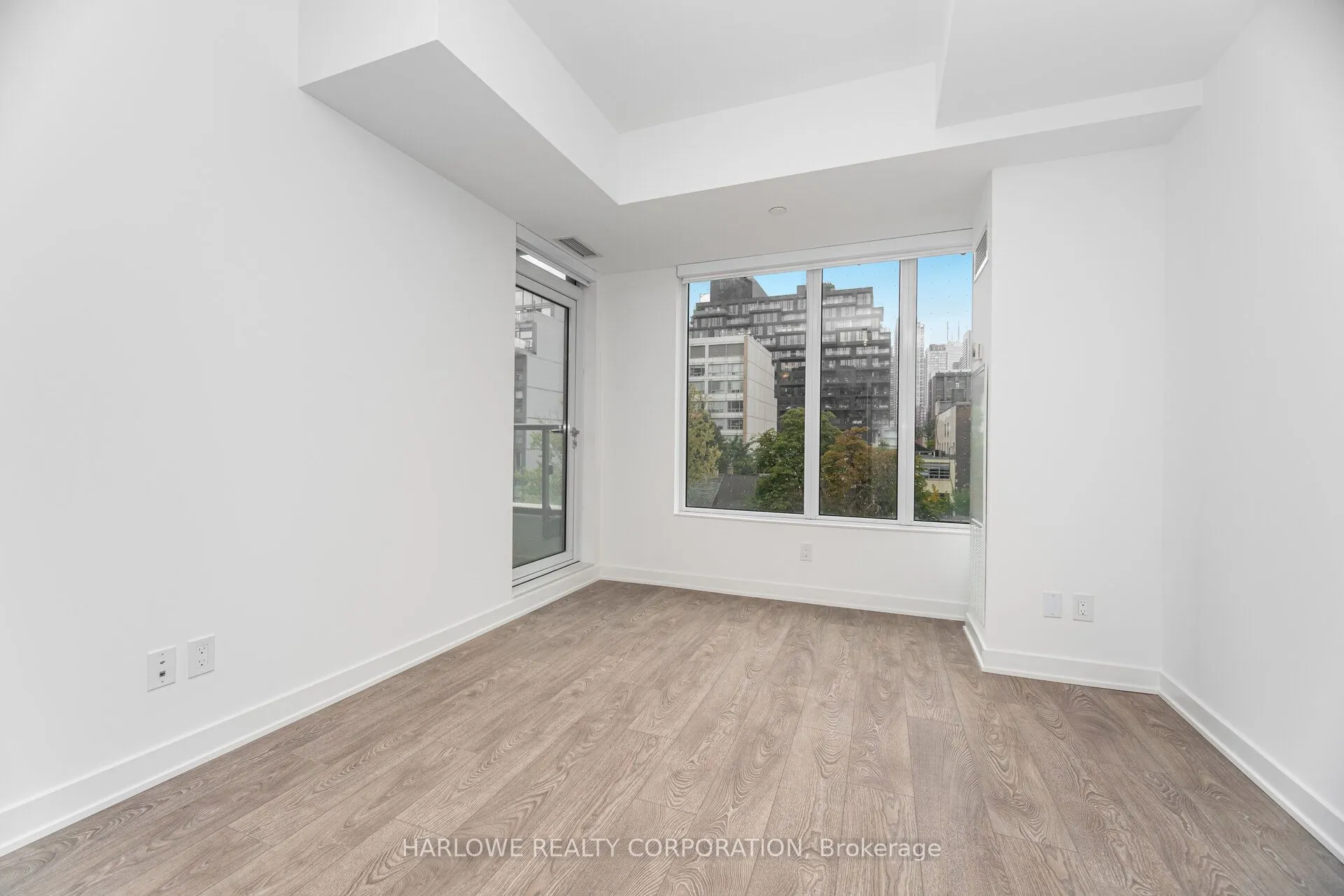 543 Richmond Street W, #419
