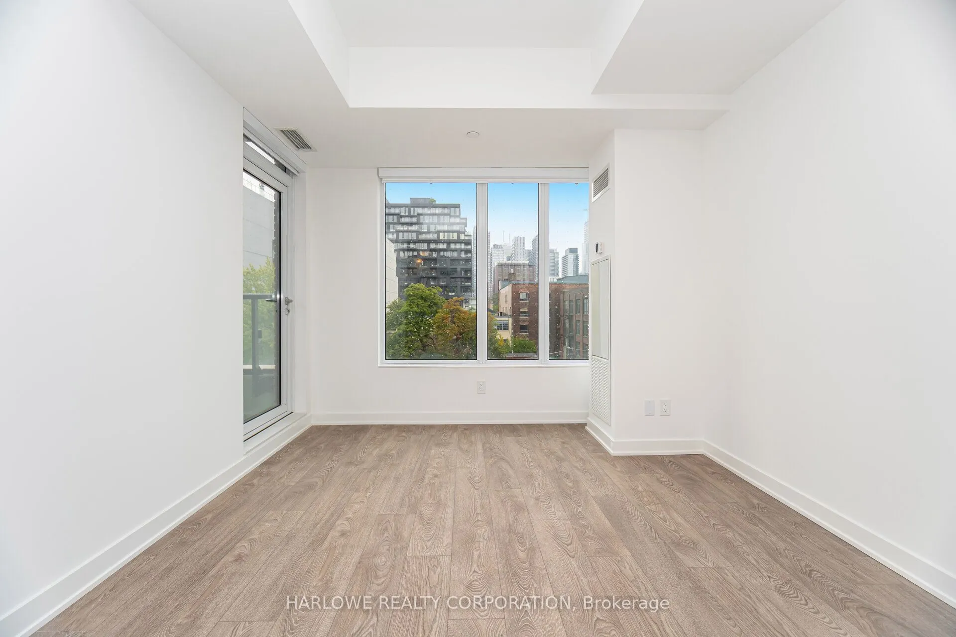 543 Richmond Street W, #419