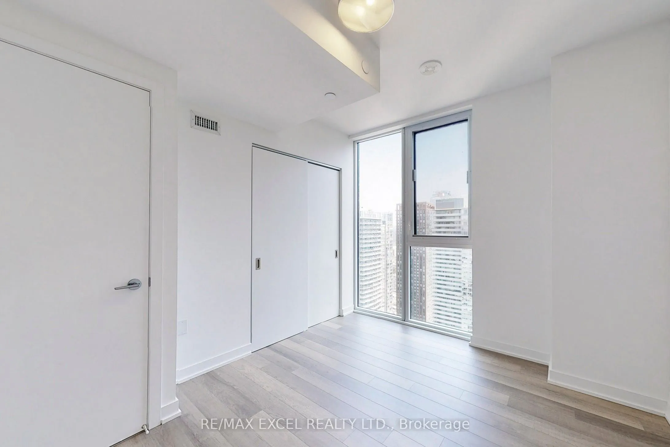 357 King Street W, #4103