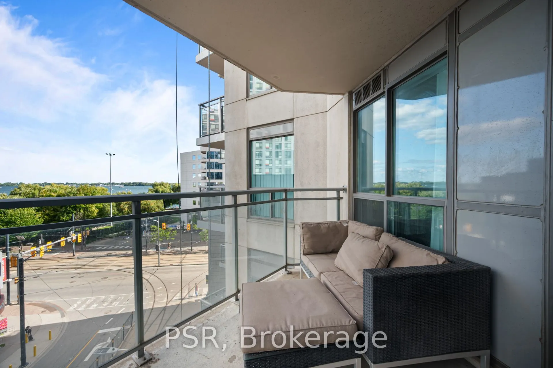 410 Queens Quay W, #511