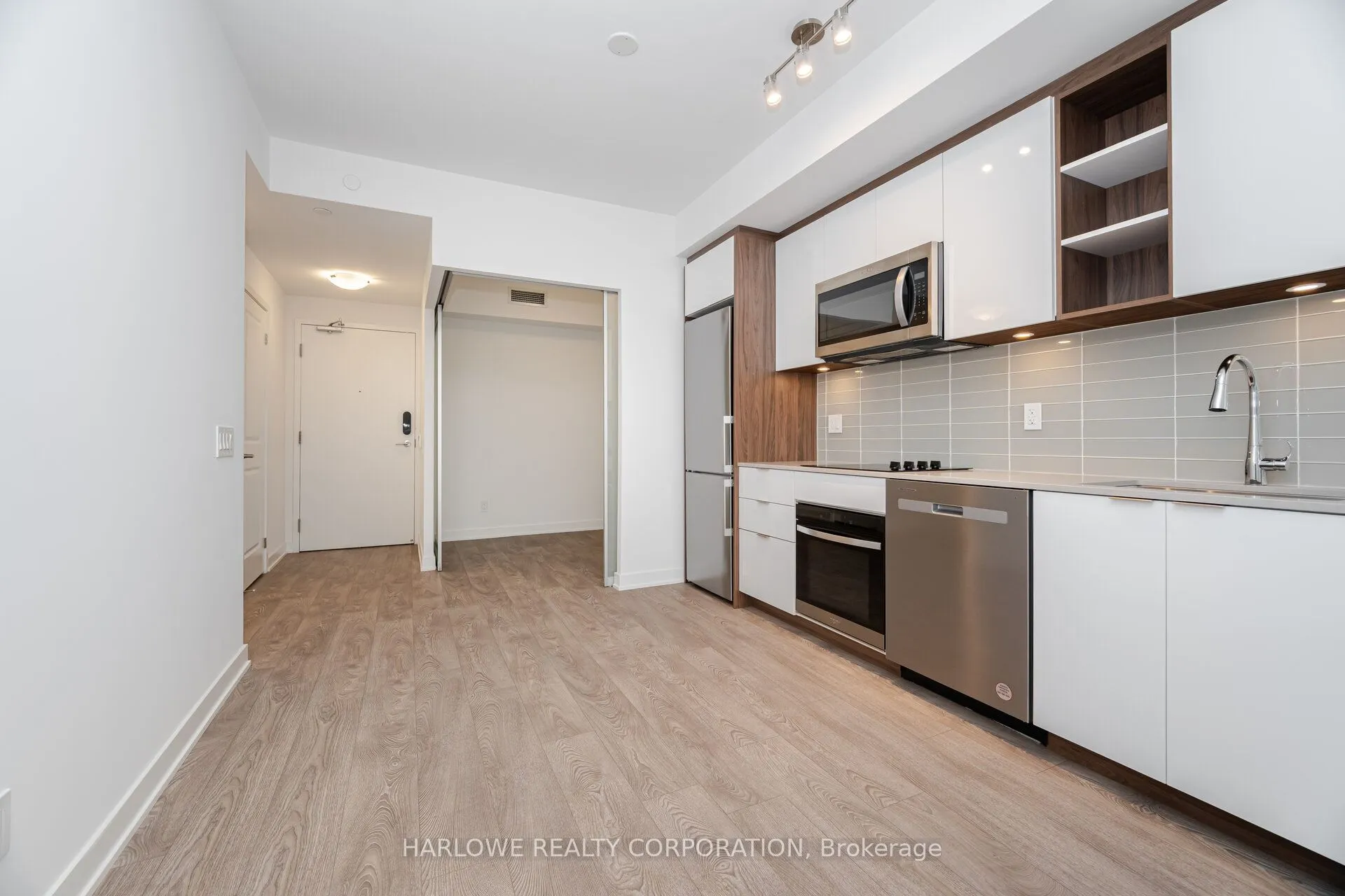 543 Richmond Street W, #532