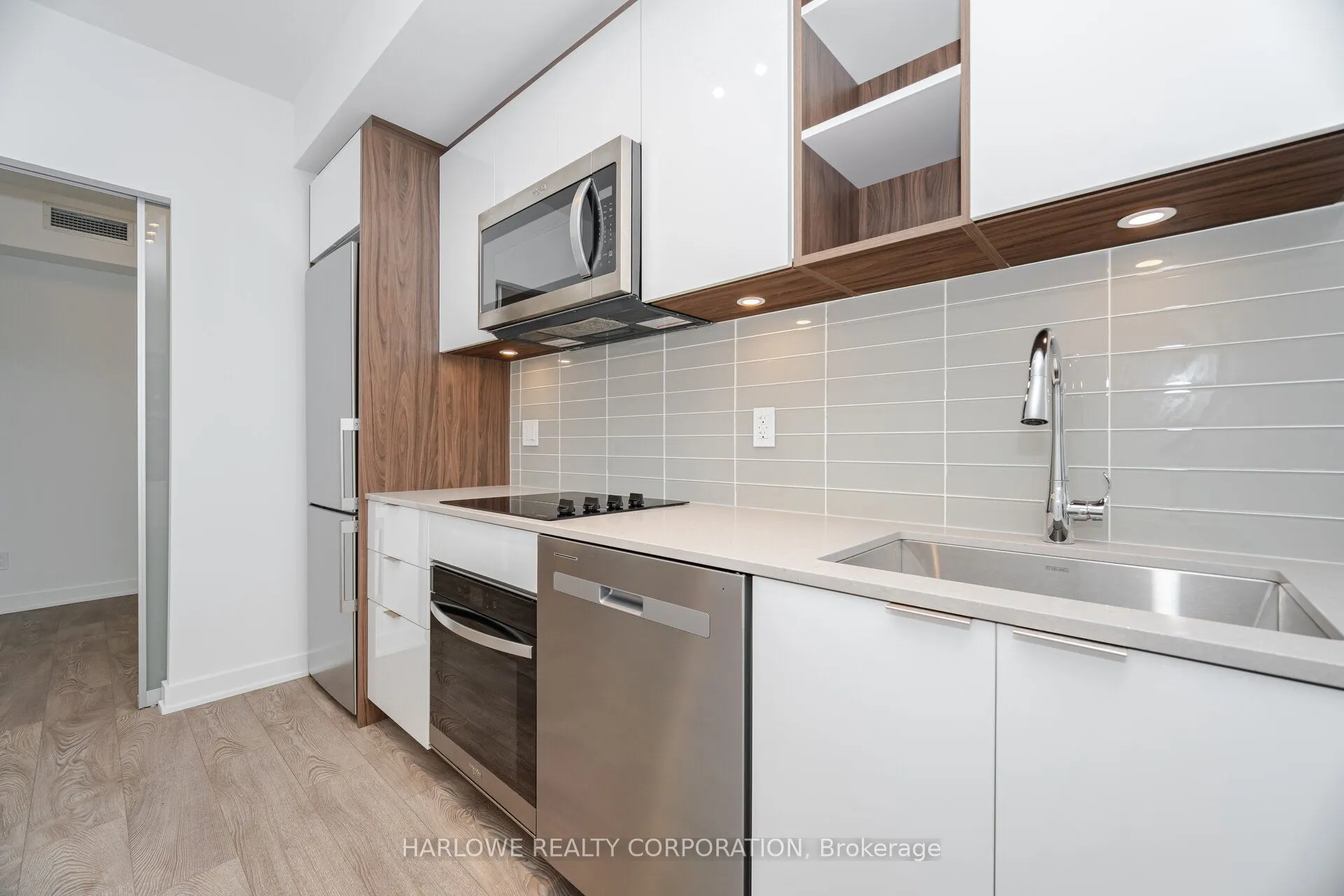 543 Richmond Street W, #532
