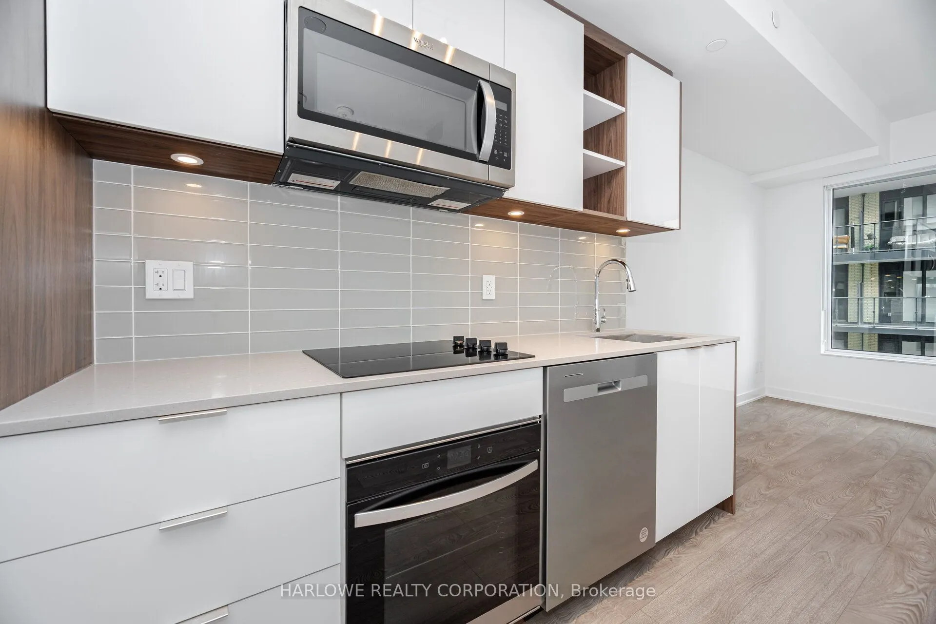 543 Richmond Street W, #532