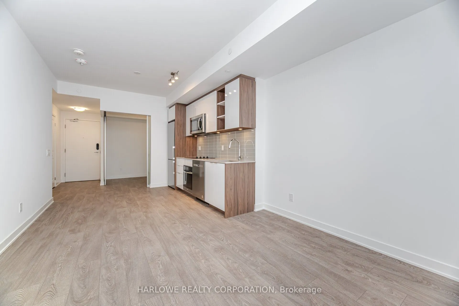 543 Richmond Street W, #532