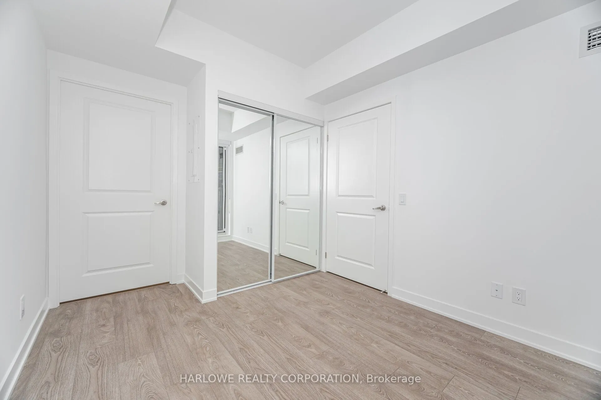 543 Richmond Street W, #532