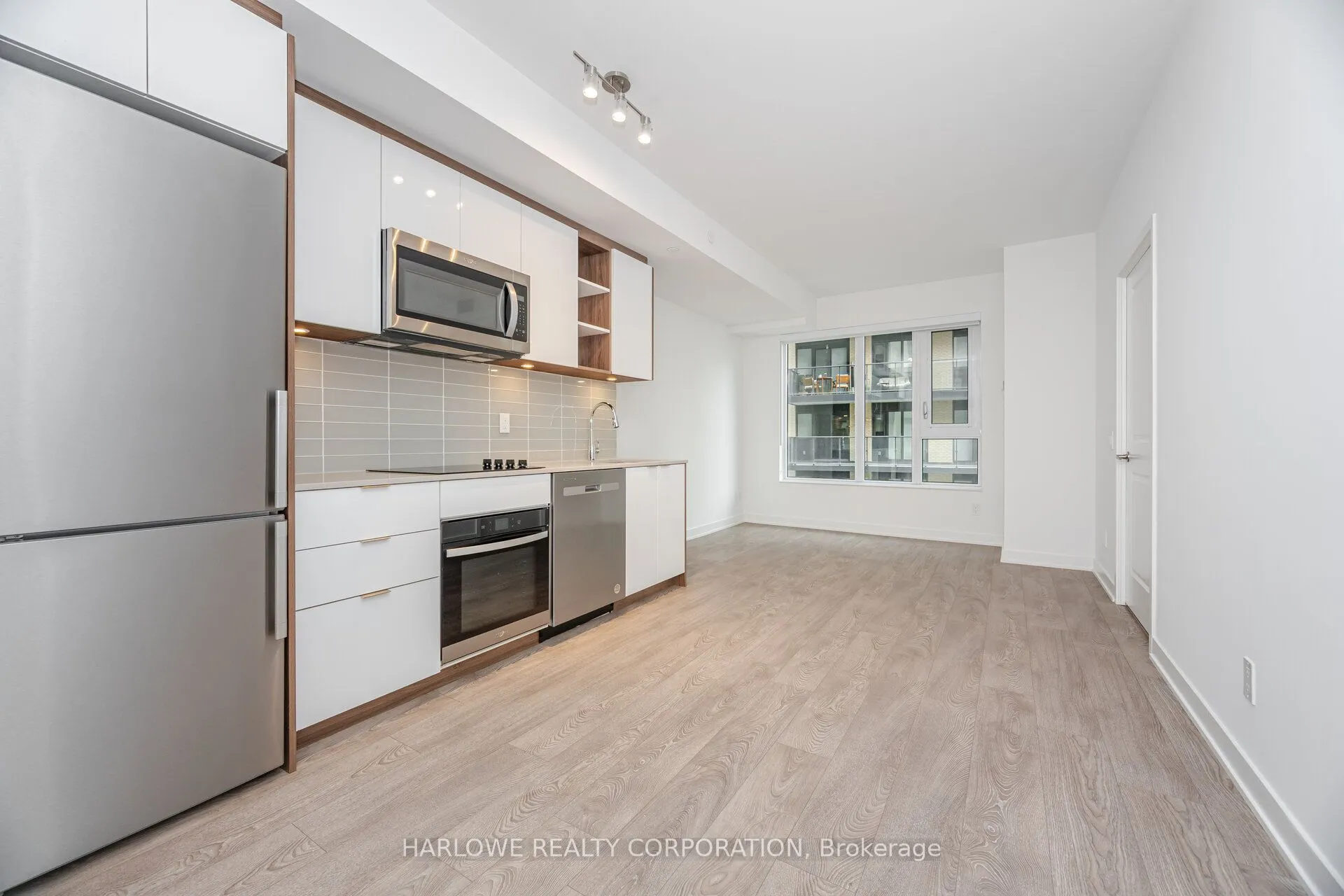 543 Richmond Street W, #532