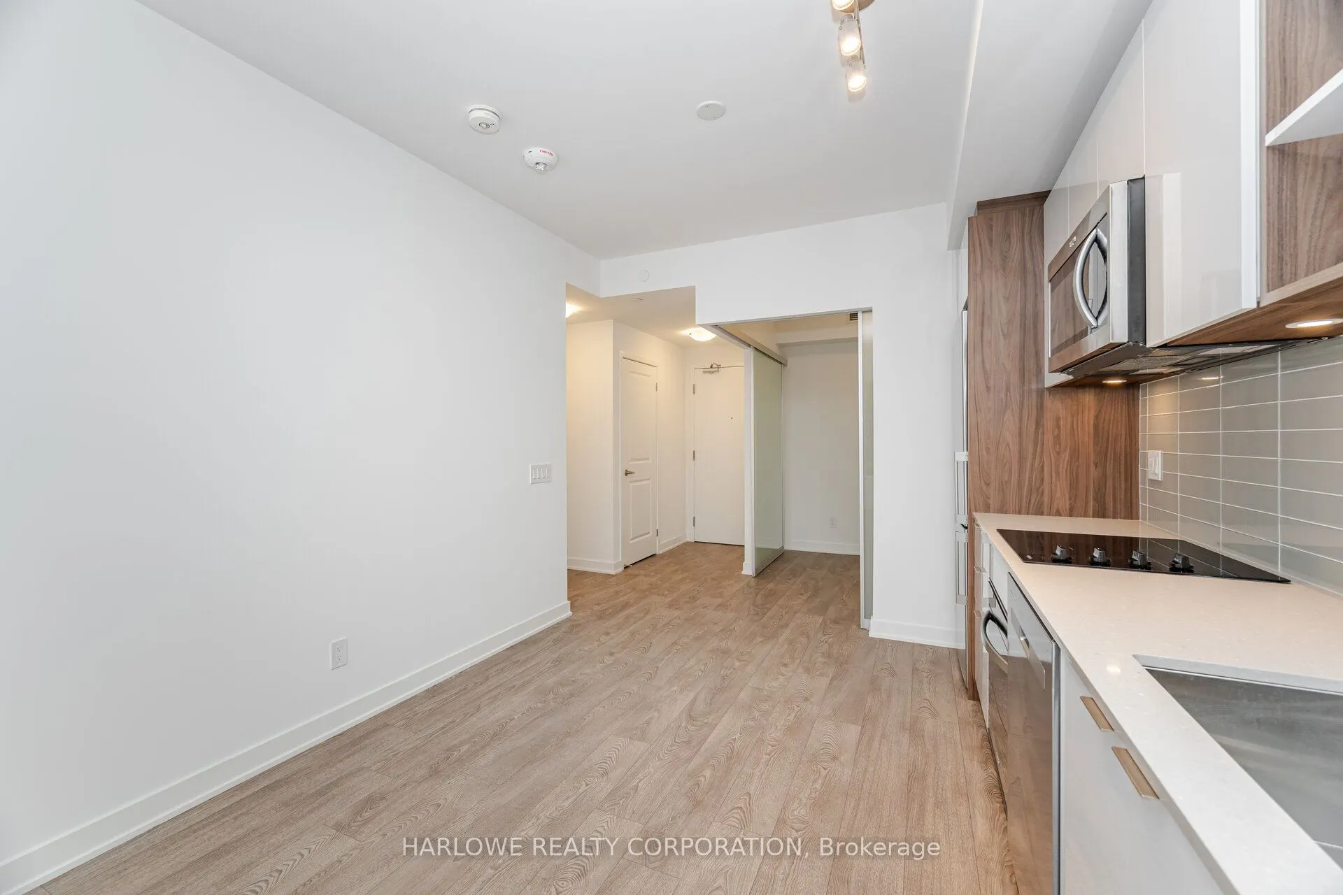 543 Richmond Street W, #532