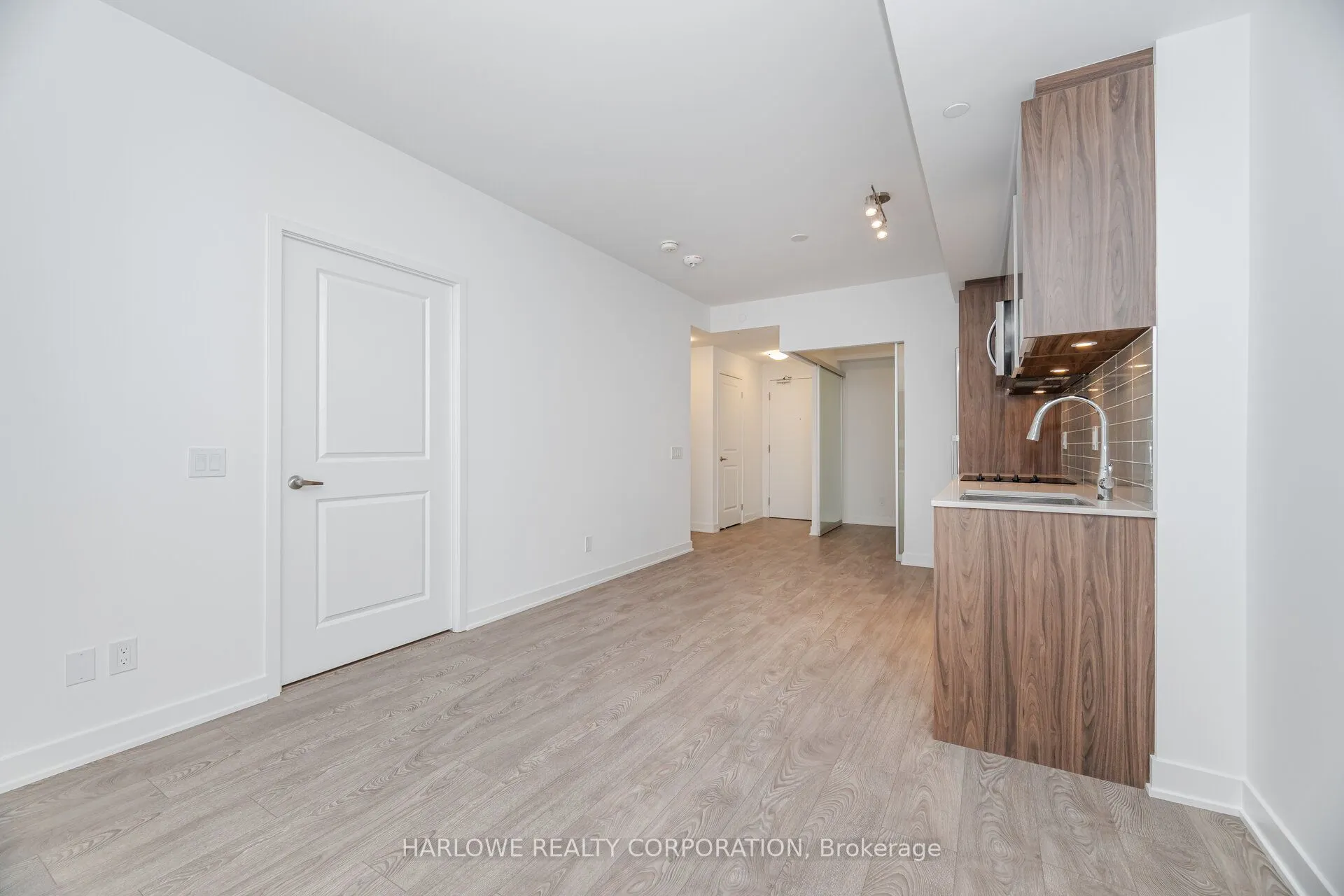 543 Richmond Street W, #532