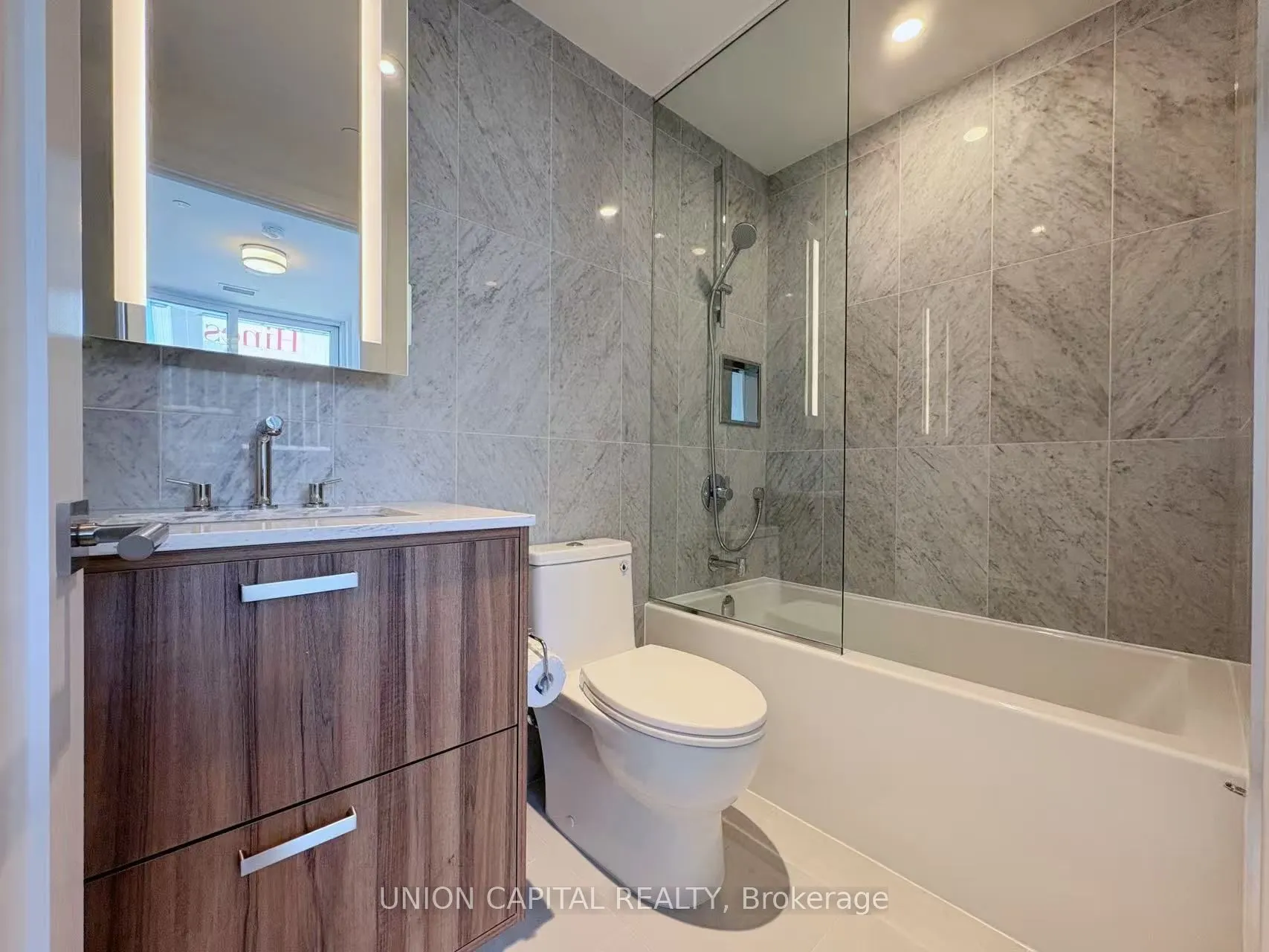155 MERCHANT'S WHARF, #13
