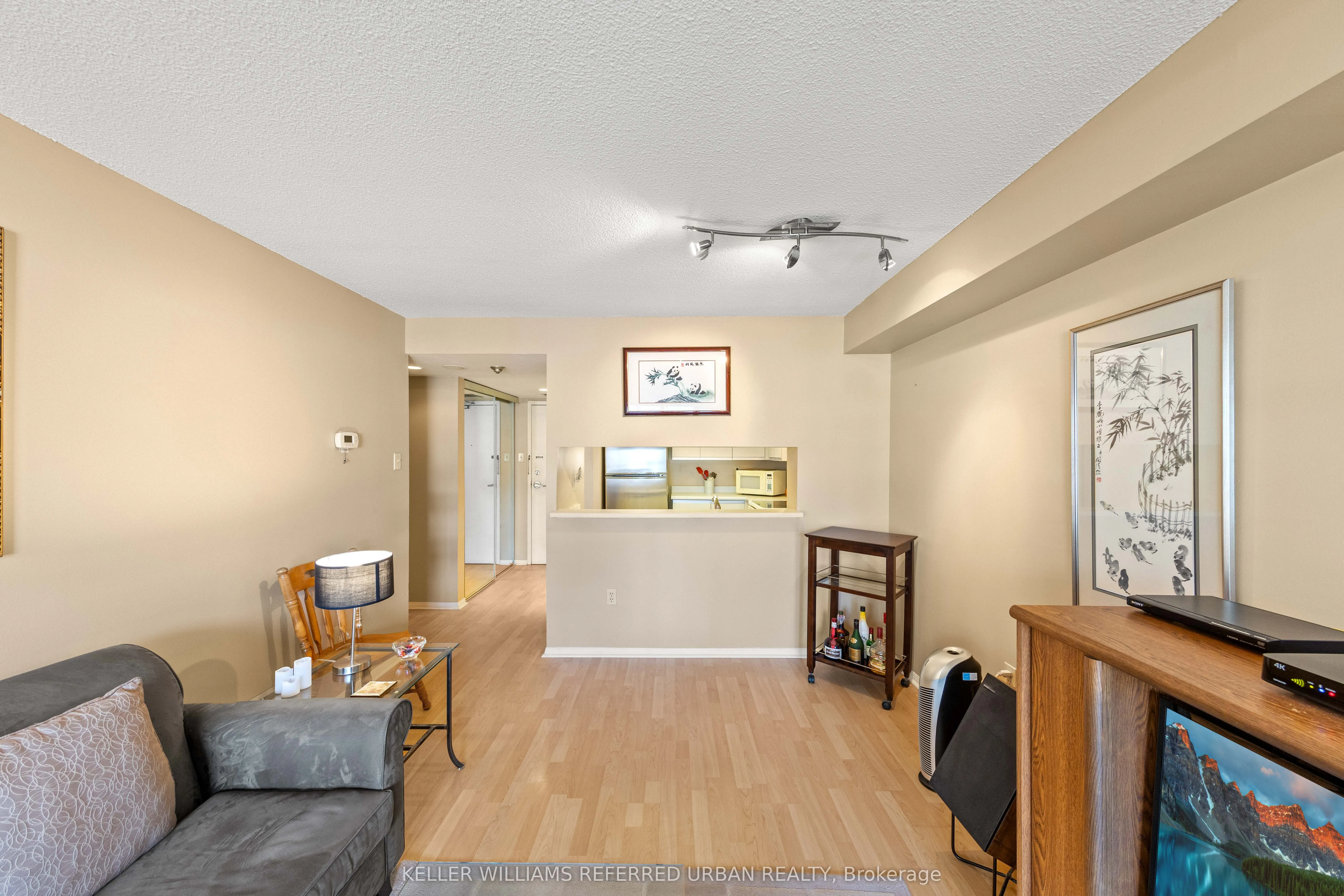 705 King Street W, #802