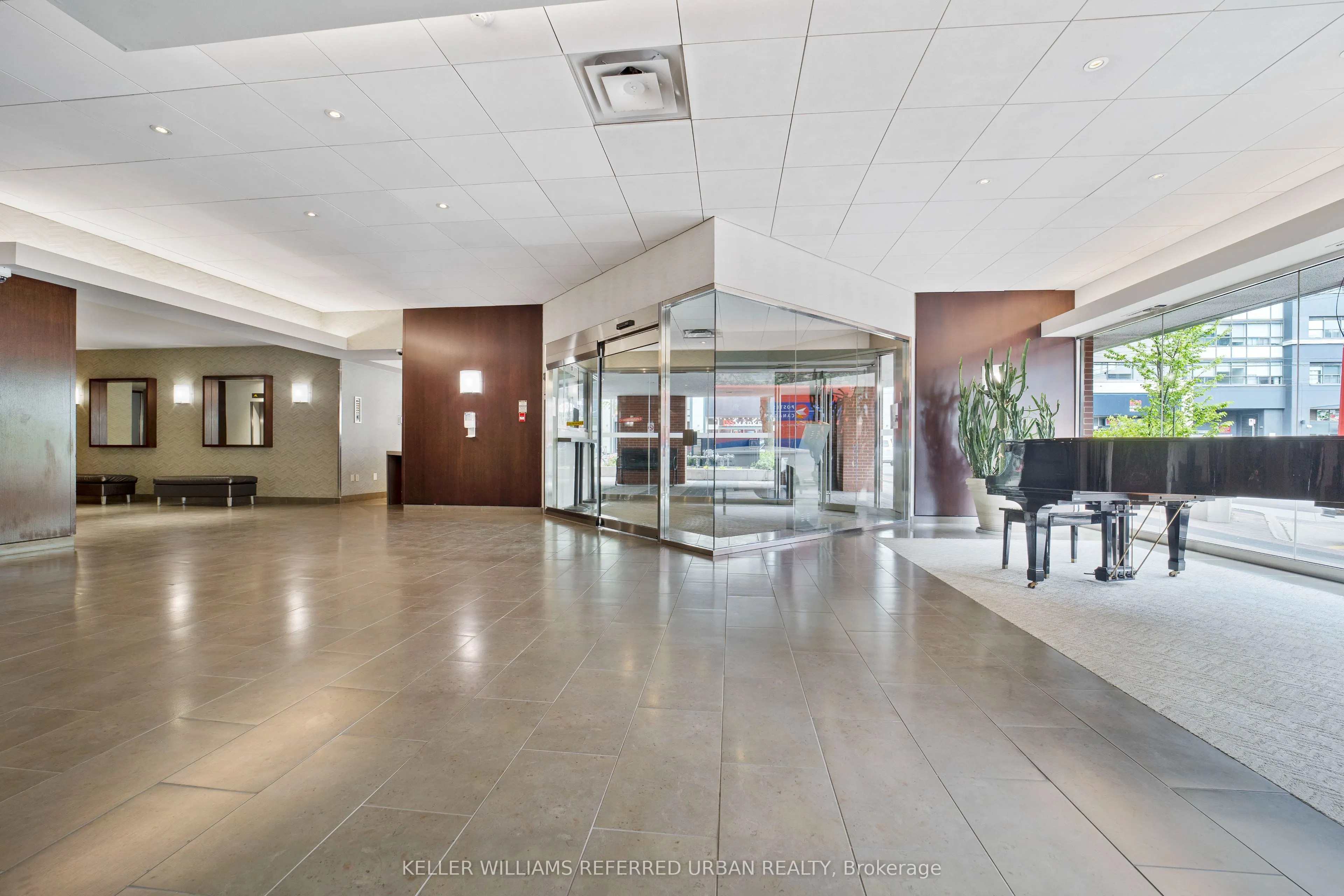 705 King Street W, #802
