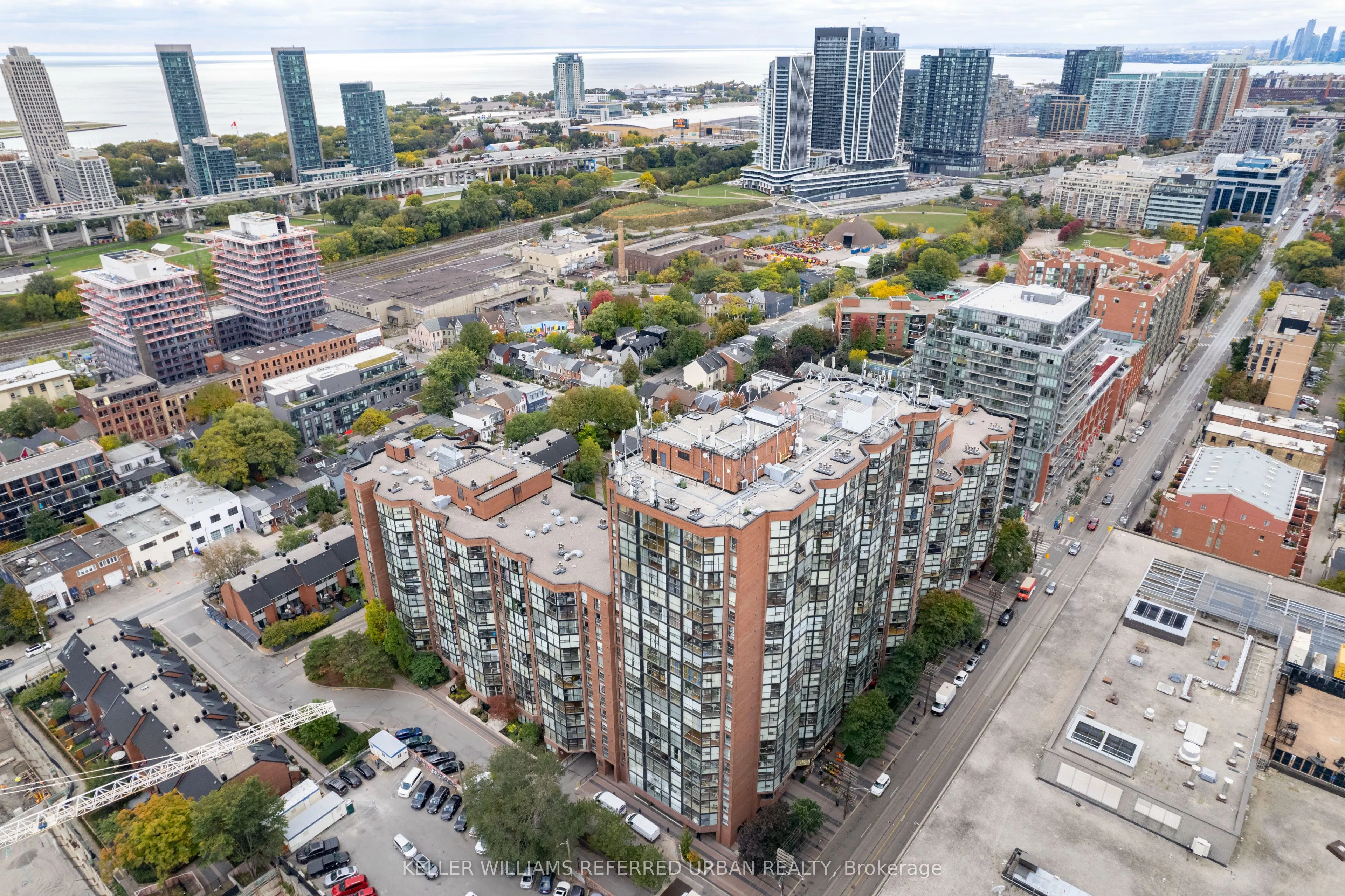 705 King Street W, #802