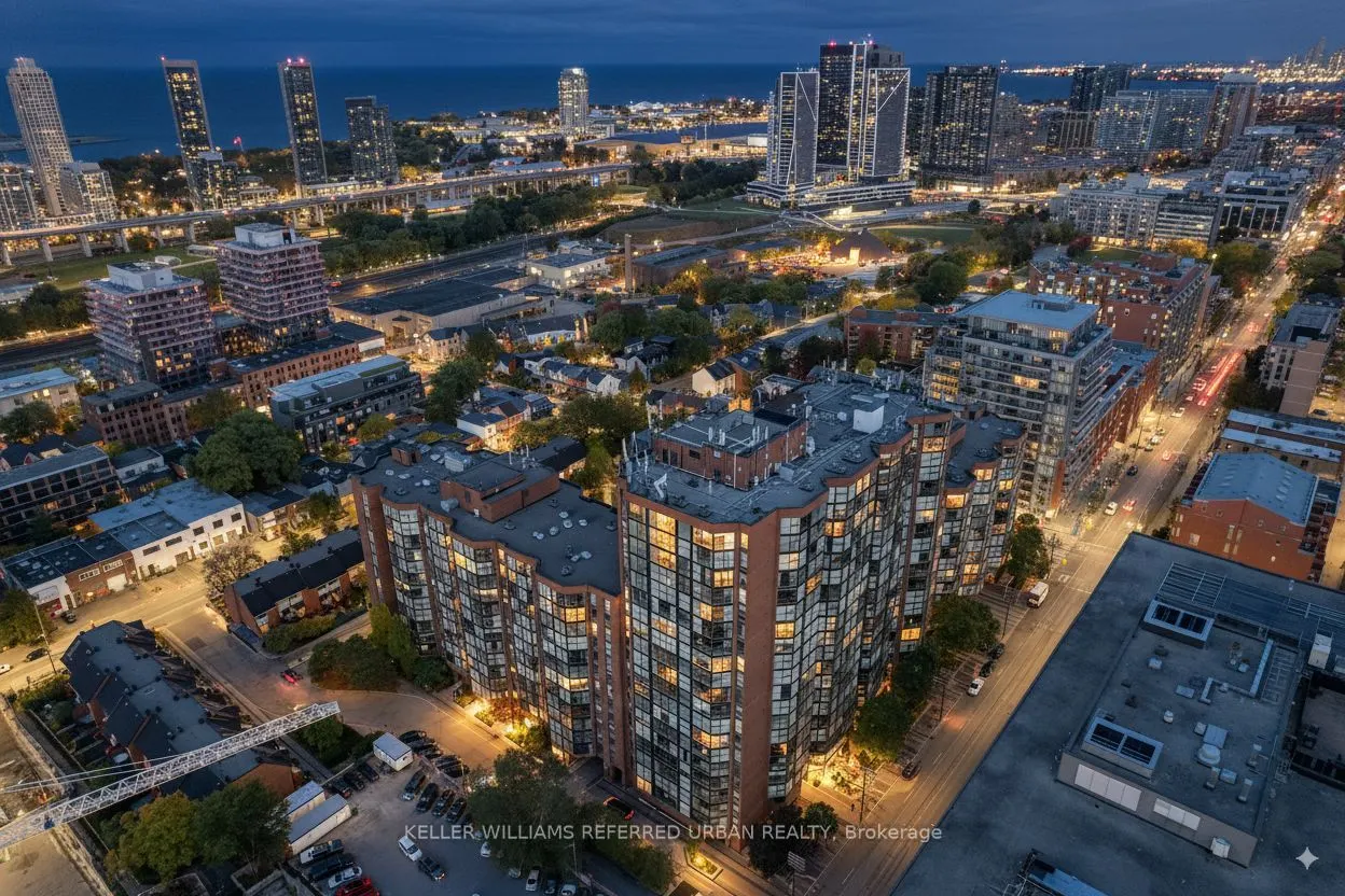 705 King Street W, #802