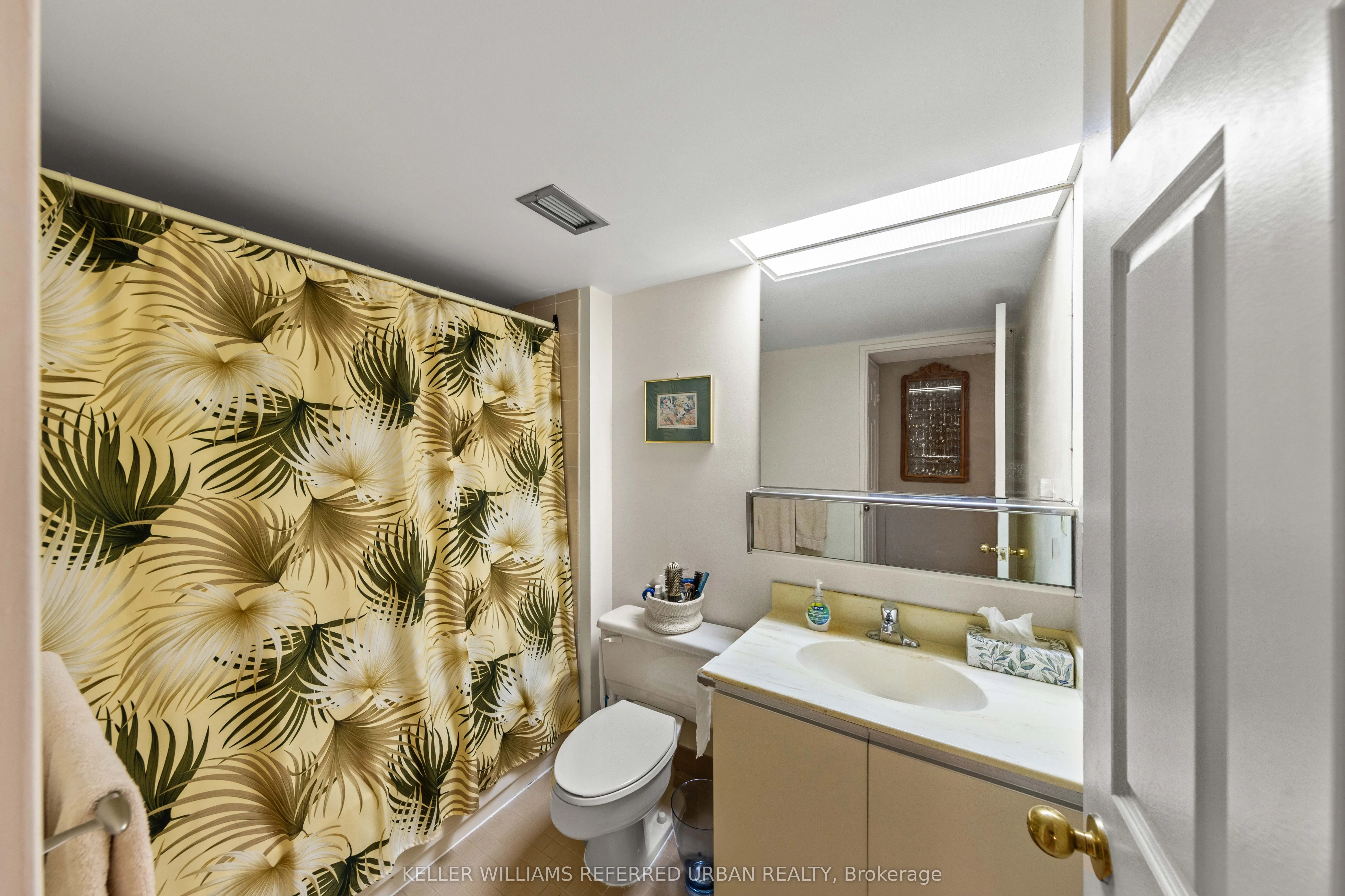 705 King Street W, #802