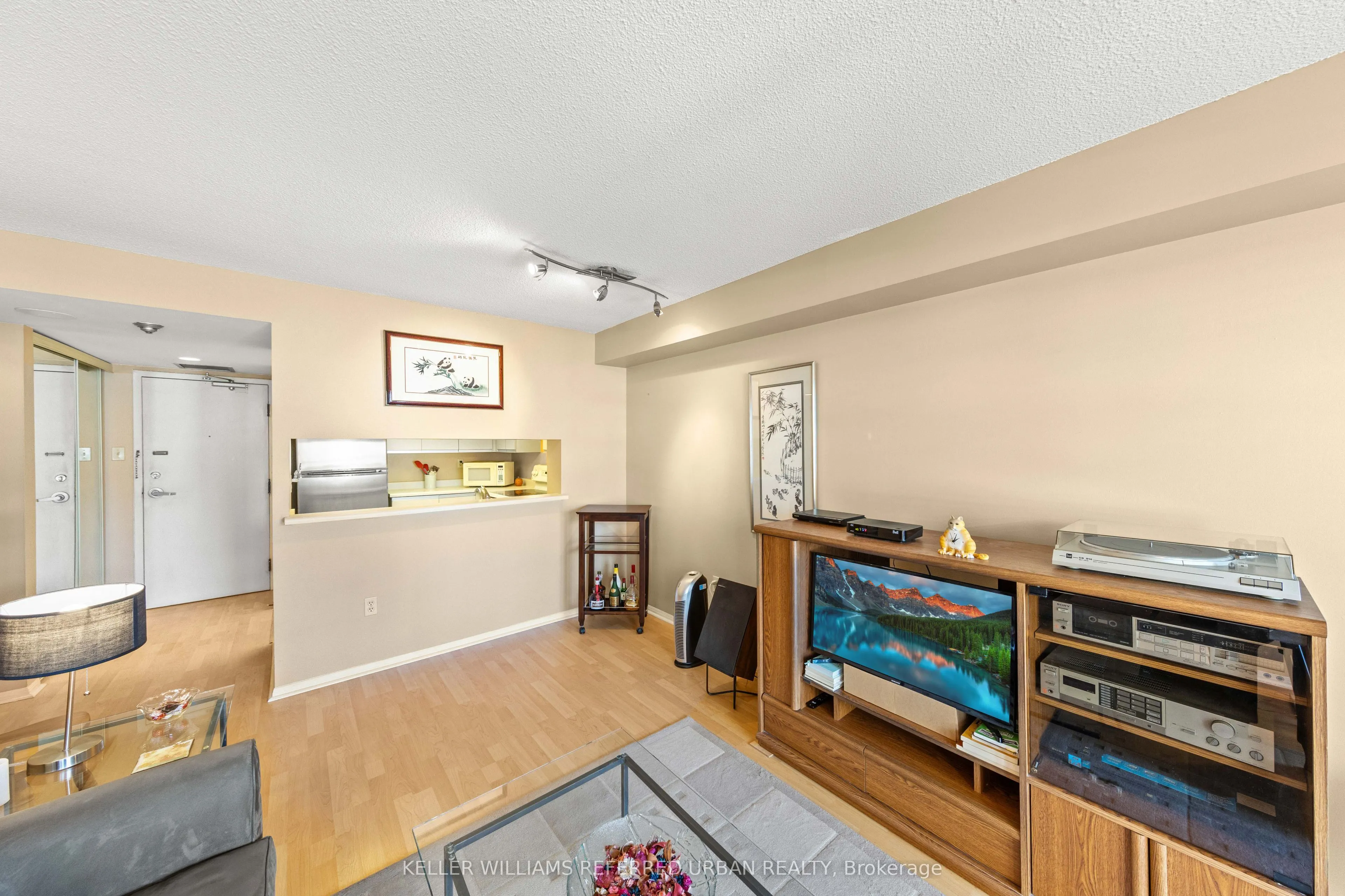 705 King Street W, #802