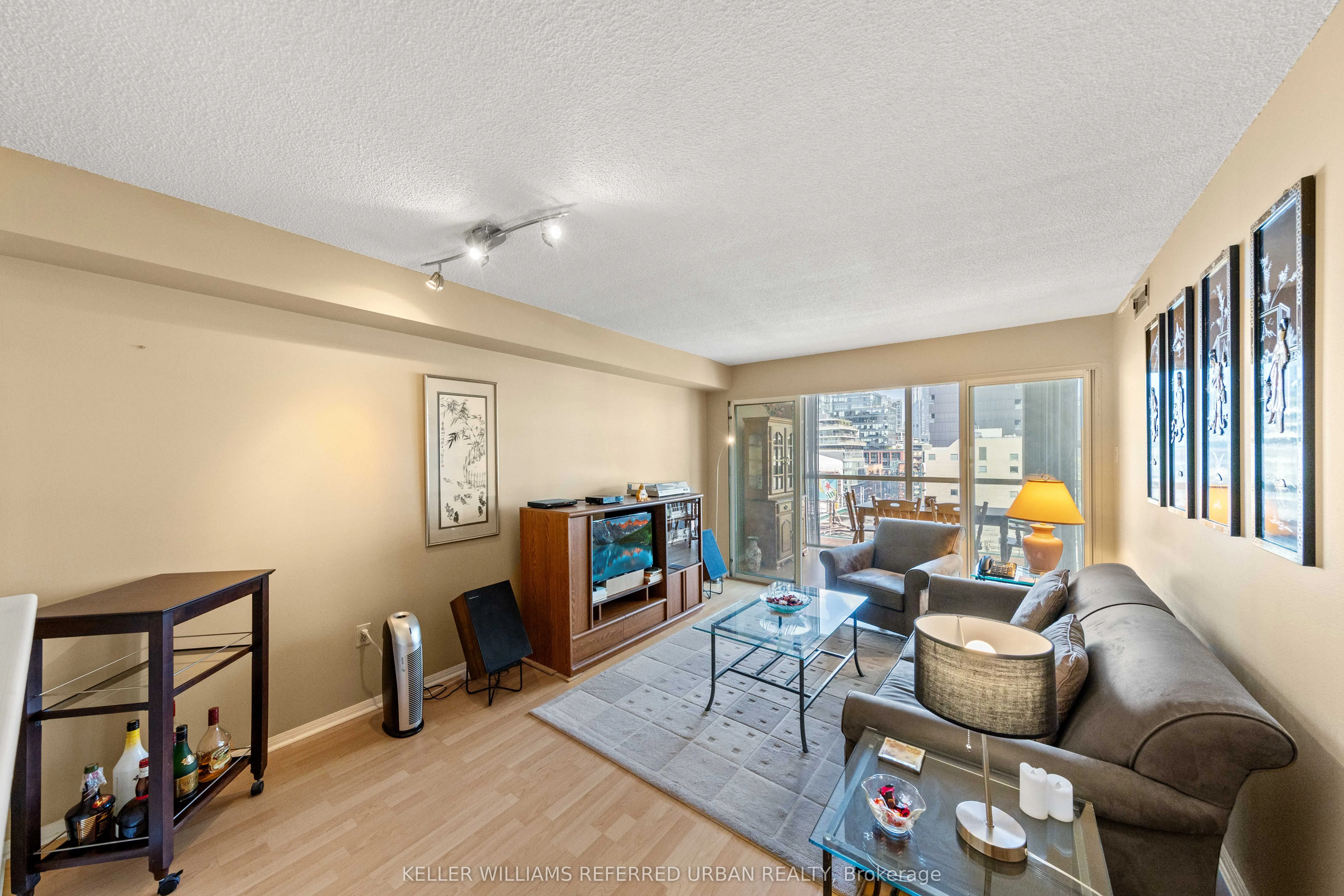 705 King Street W, #802