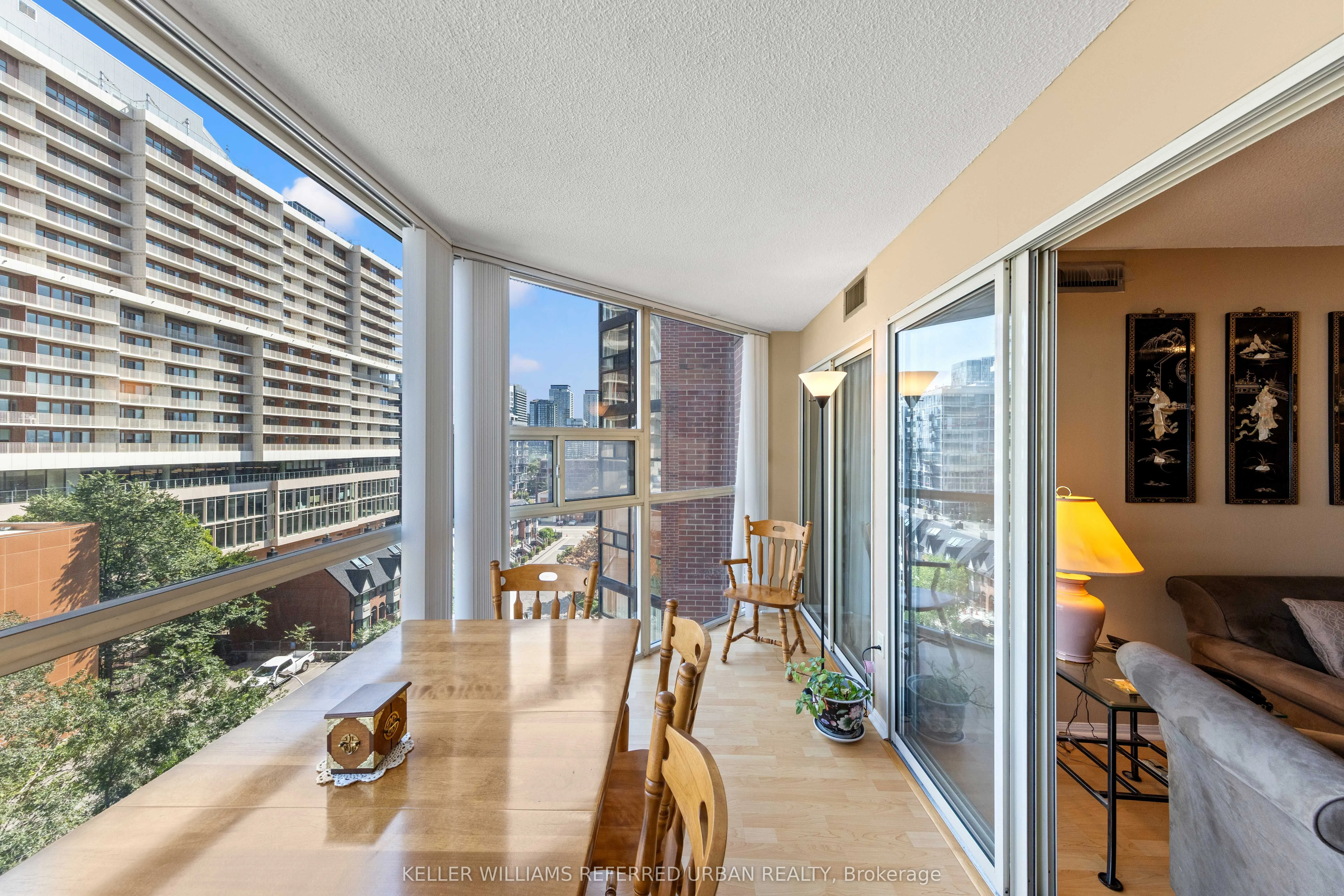 705 King Street W, #802