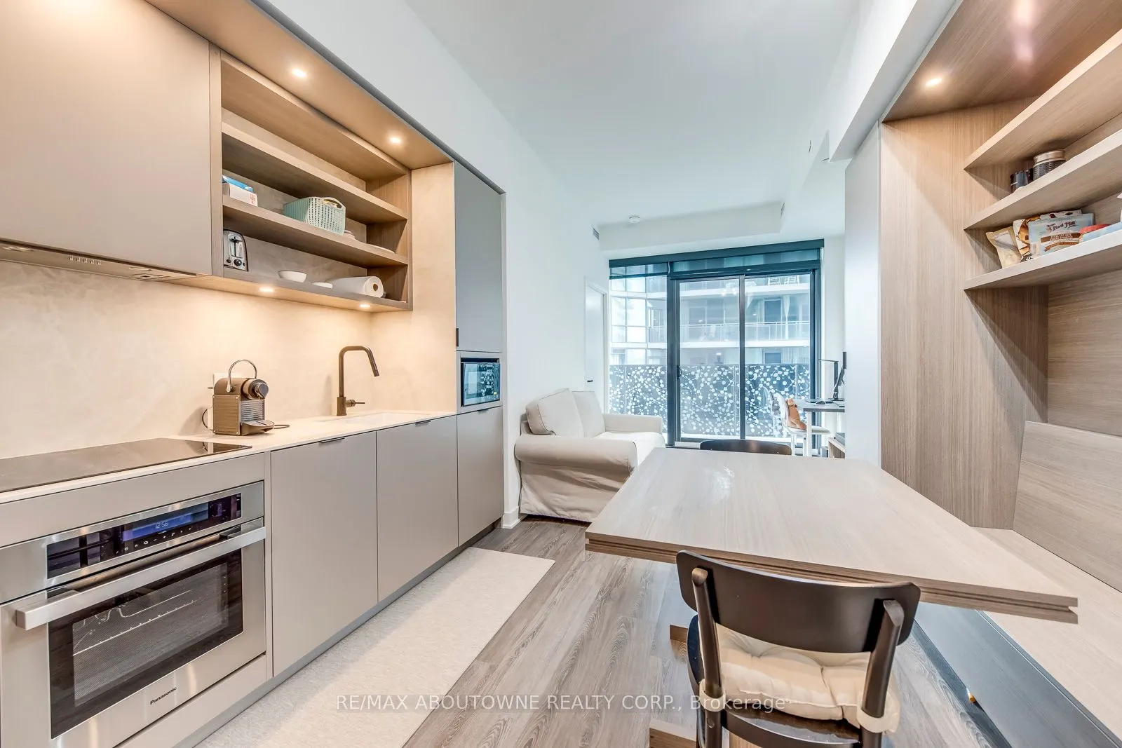 55 Charles Street E, #1807