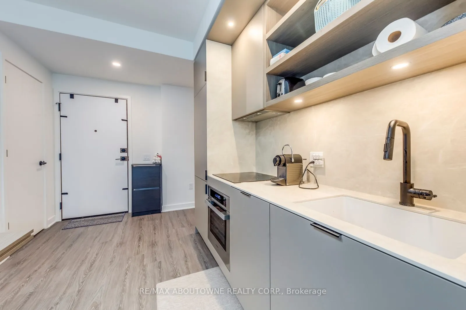 55 Charles Street E, #1807