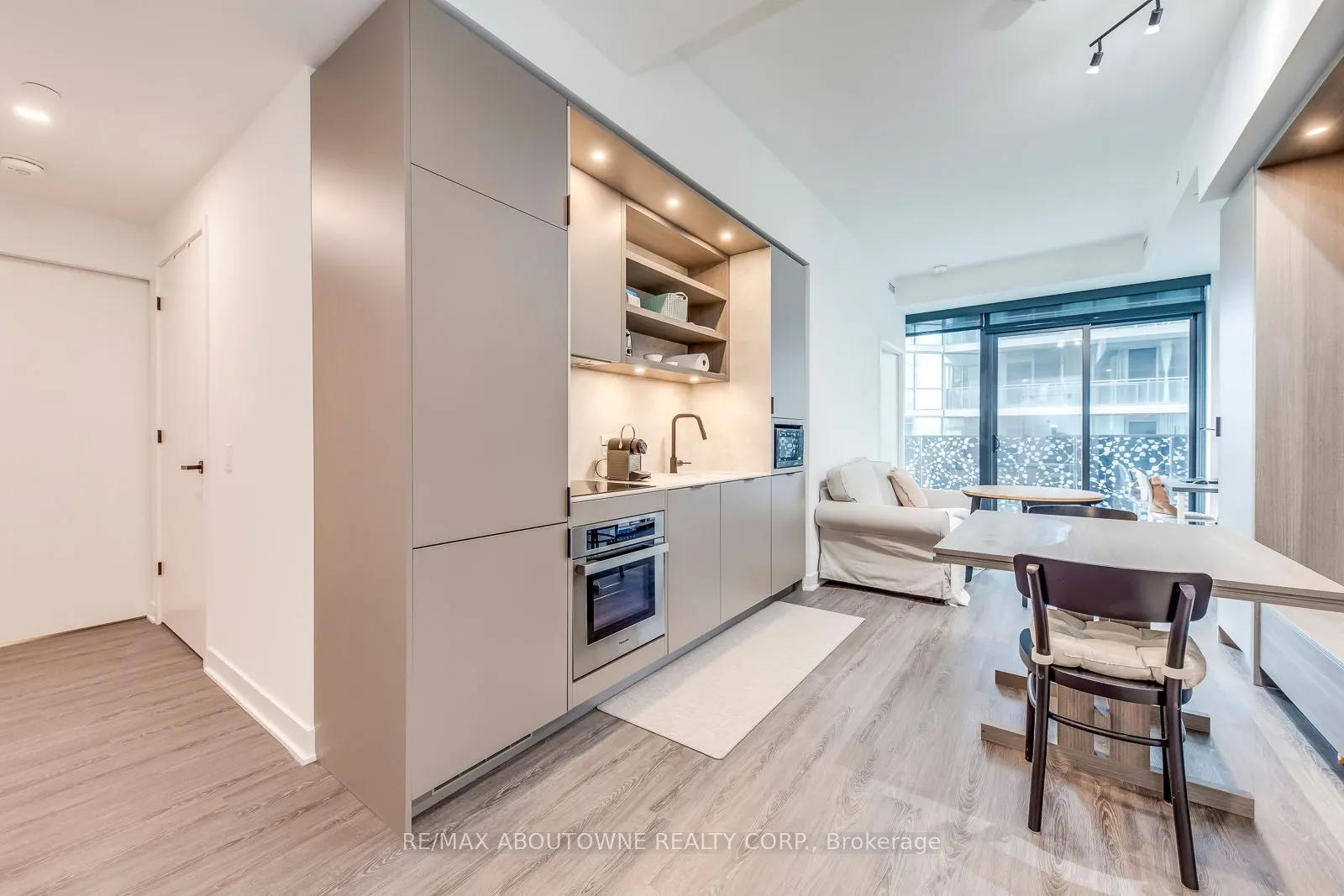 55 Charles Street E, #1807