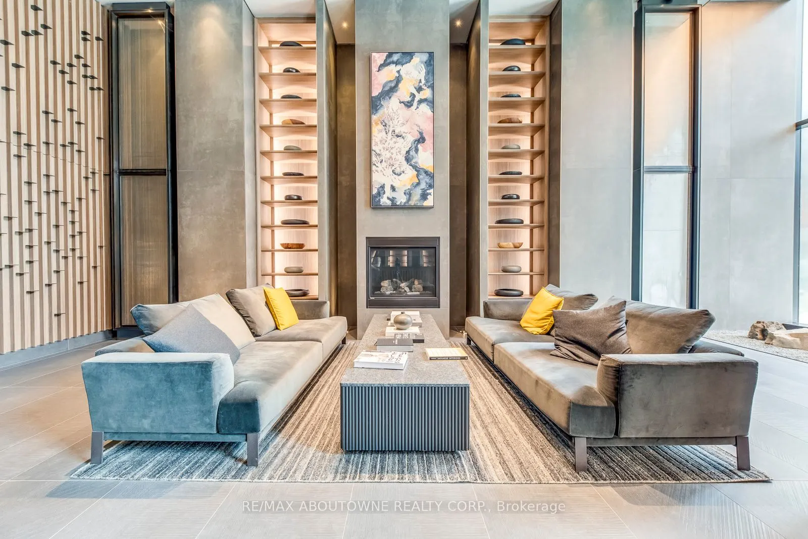 55 Charles Street E, #1807