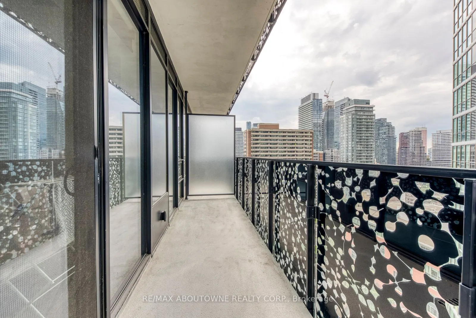 55 Charles Street E, #1807