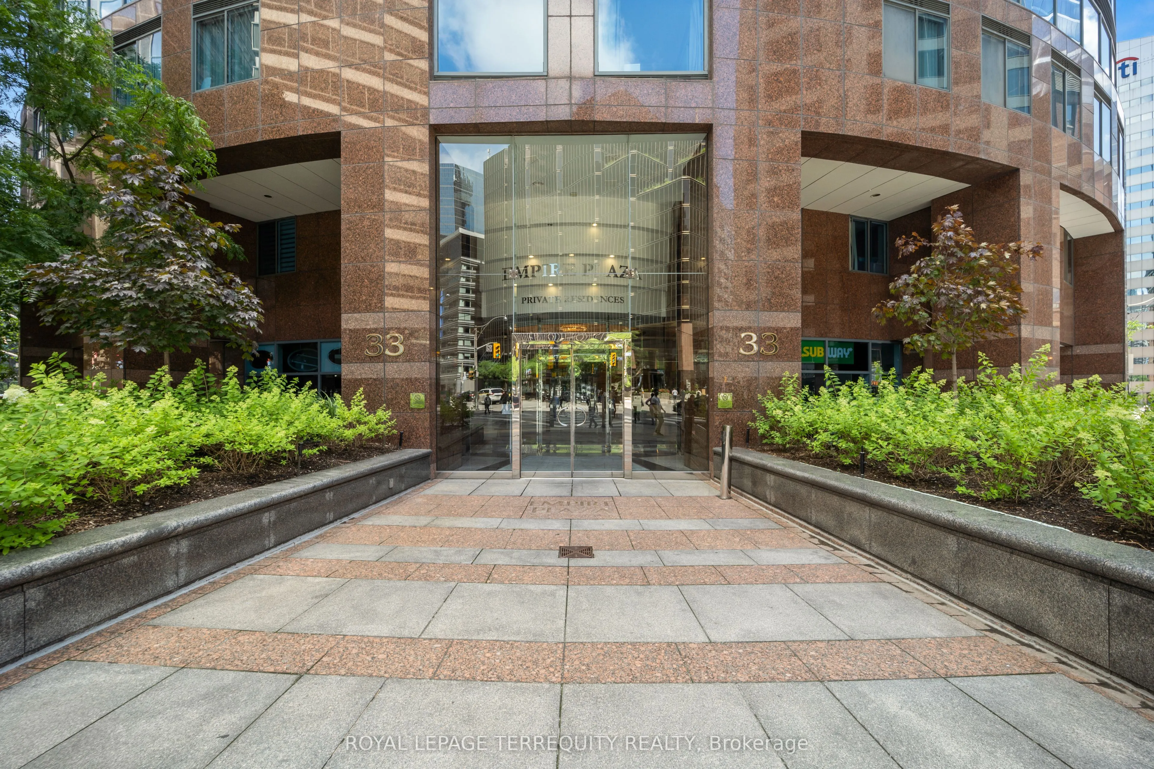 33 University Avenue, #406