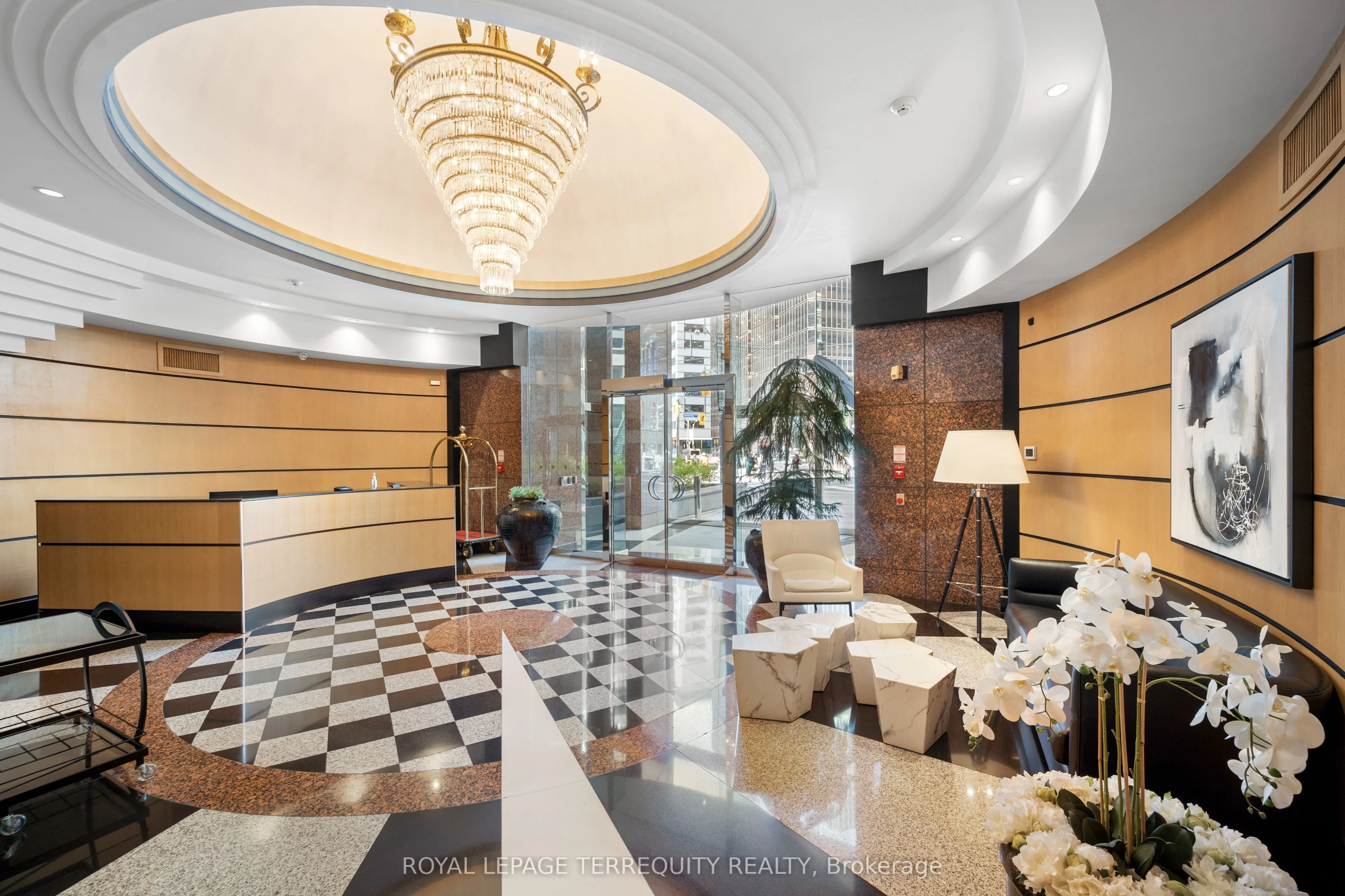 33 University Avenue, #406