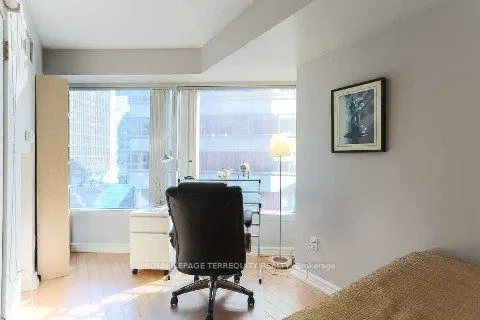 33 University Avenue, #406