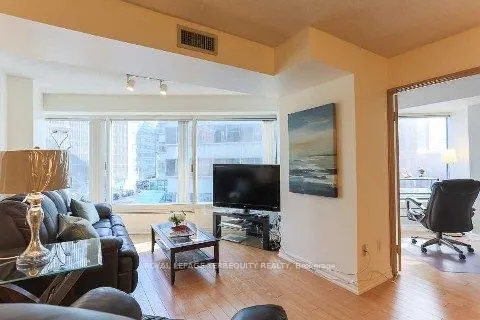 33 University Avenue, #406