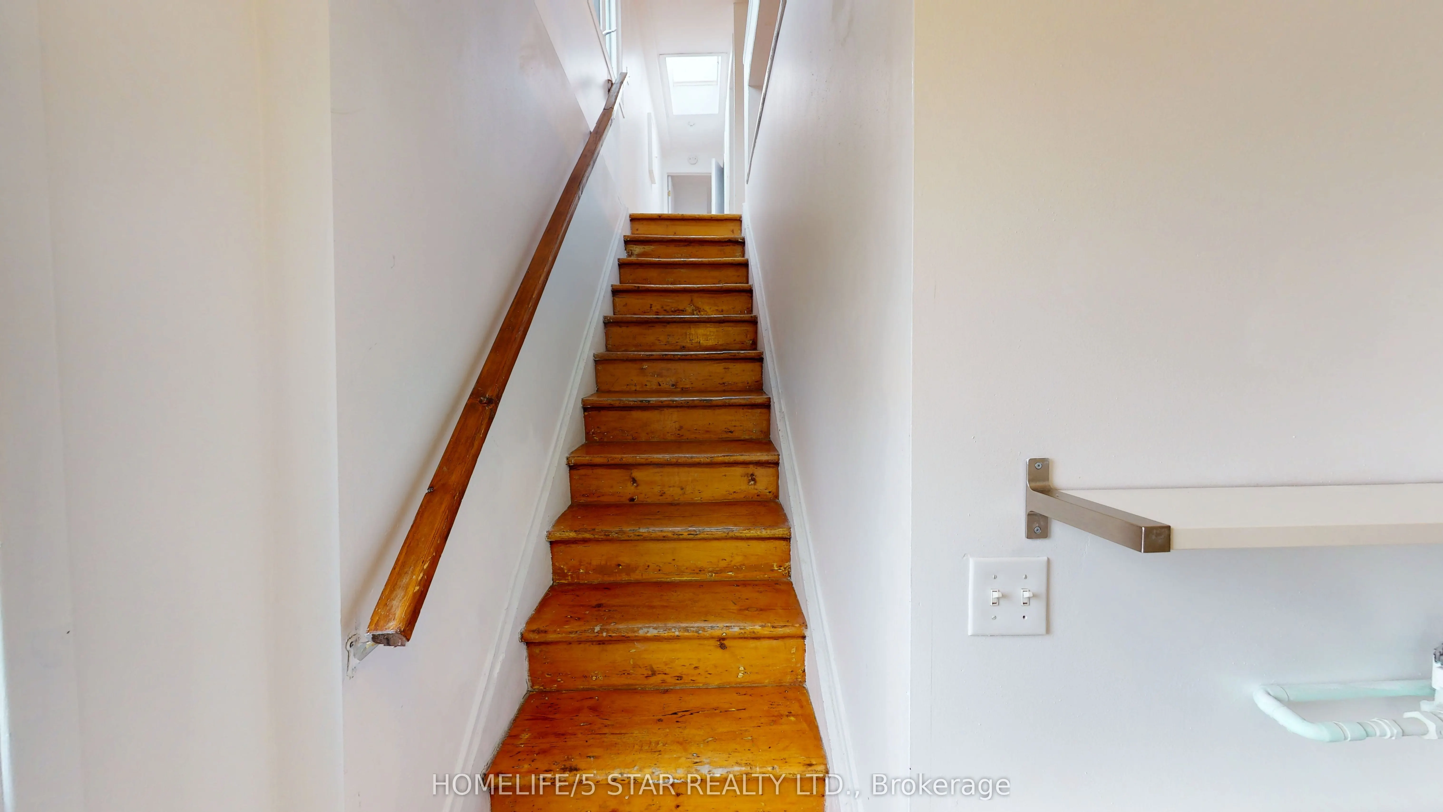 37 Bellwoods Avenue, #A