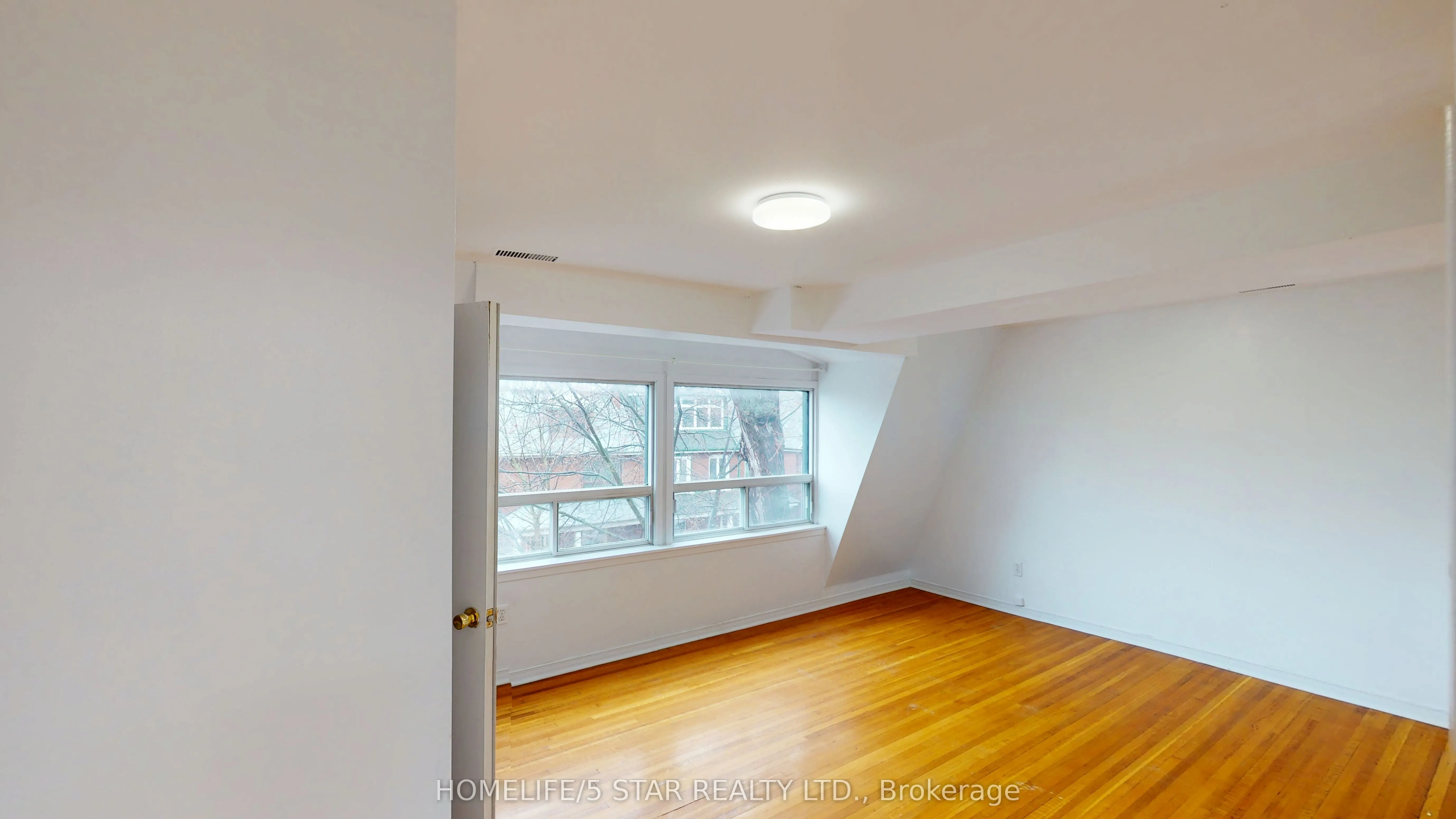 37 Bellwoods Avenue, #A