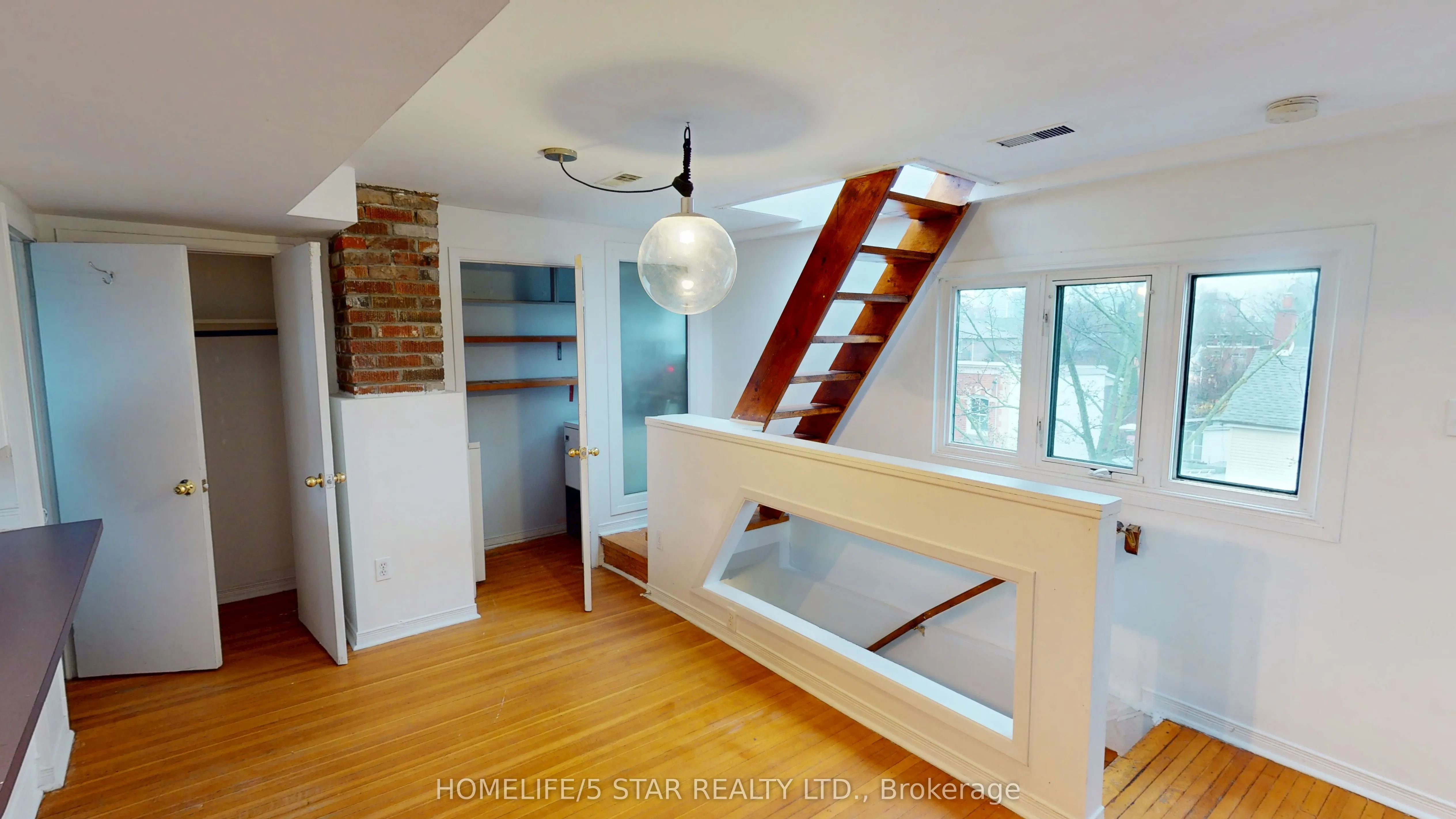 37 Bellwoods Avenue, #A