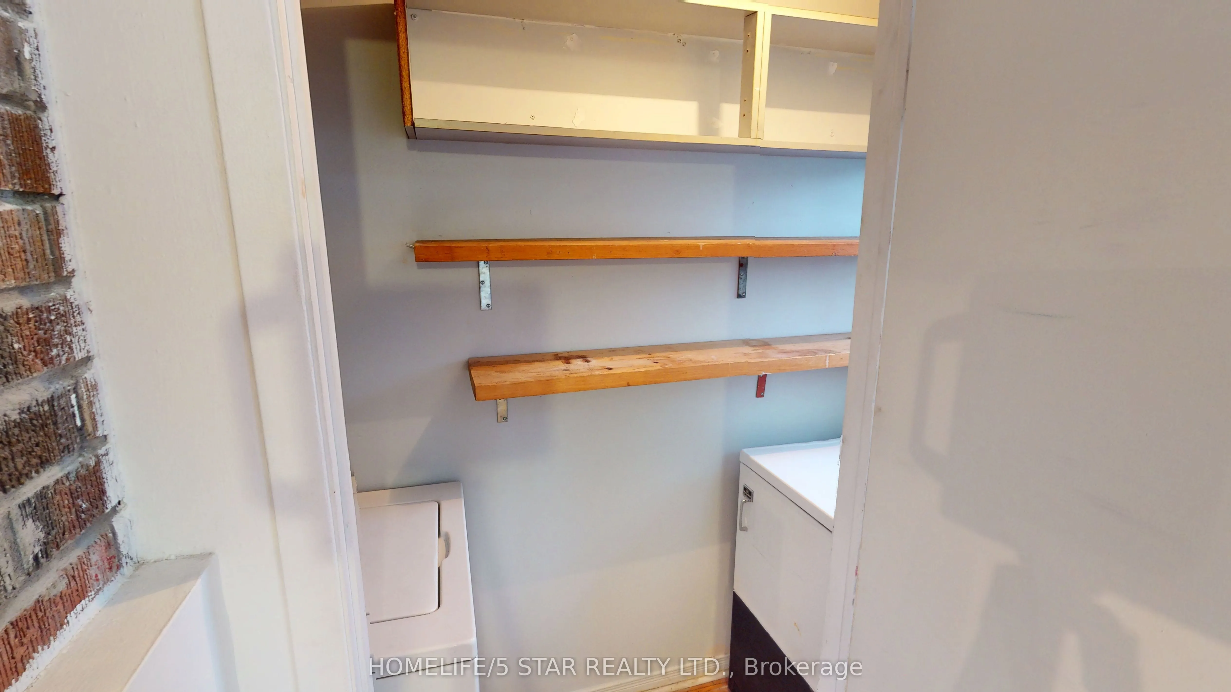37 Bellwoods Avenue, #A