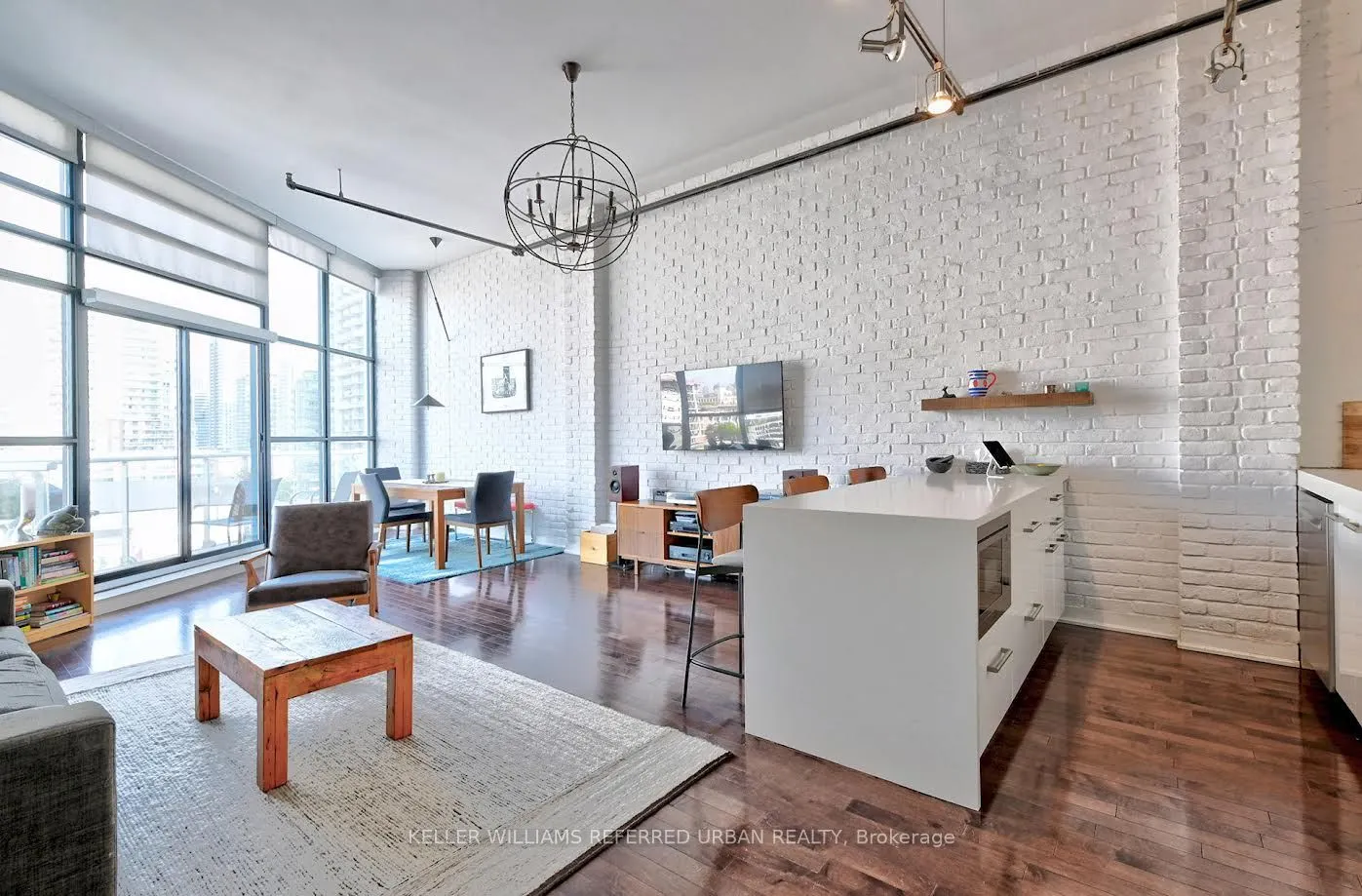 43 Hanna Avenue, #608