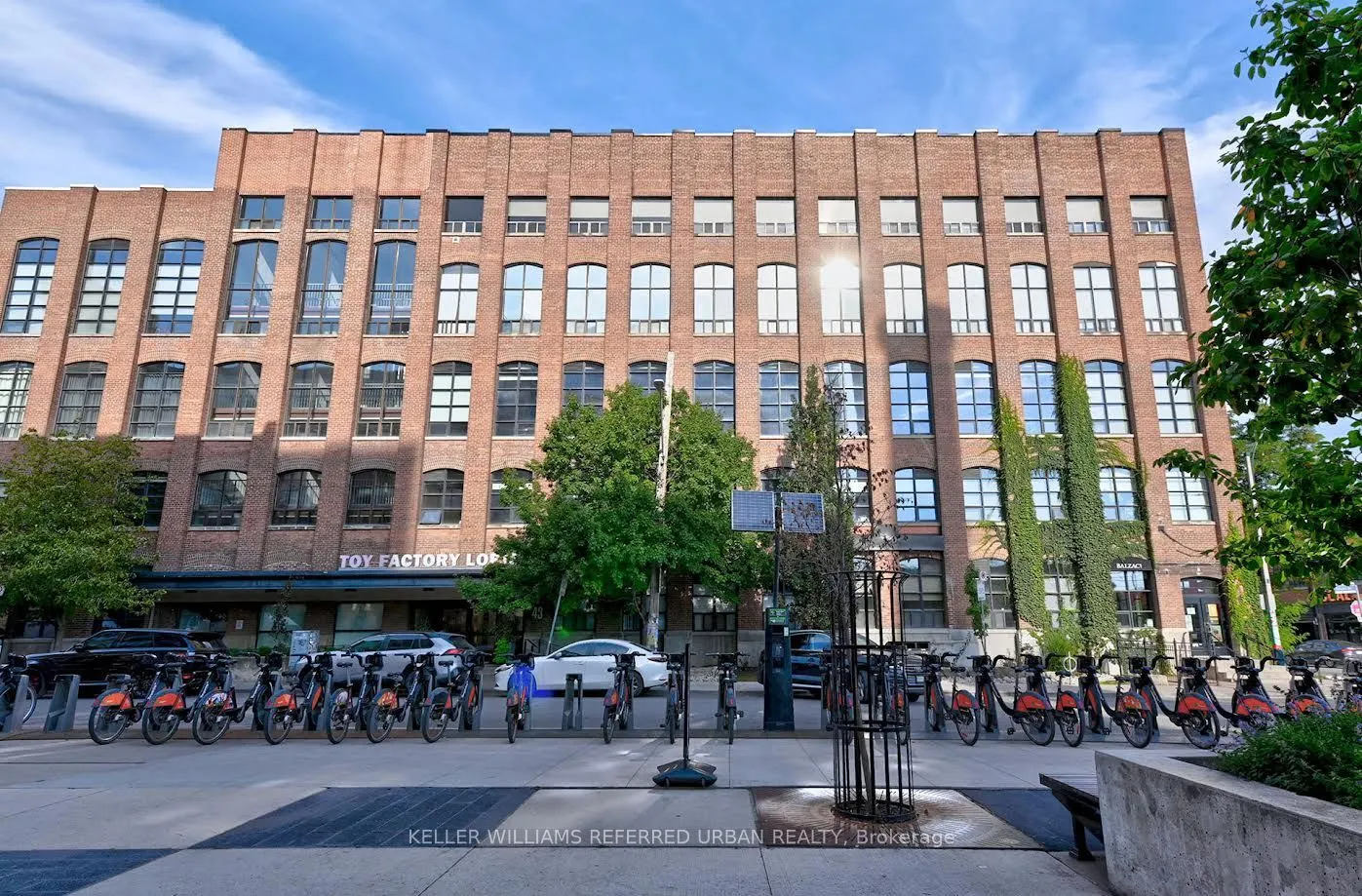 43 Hanna Avenue, #608