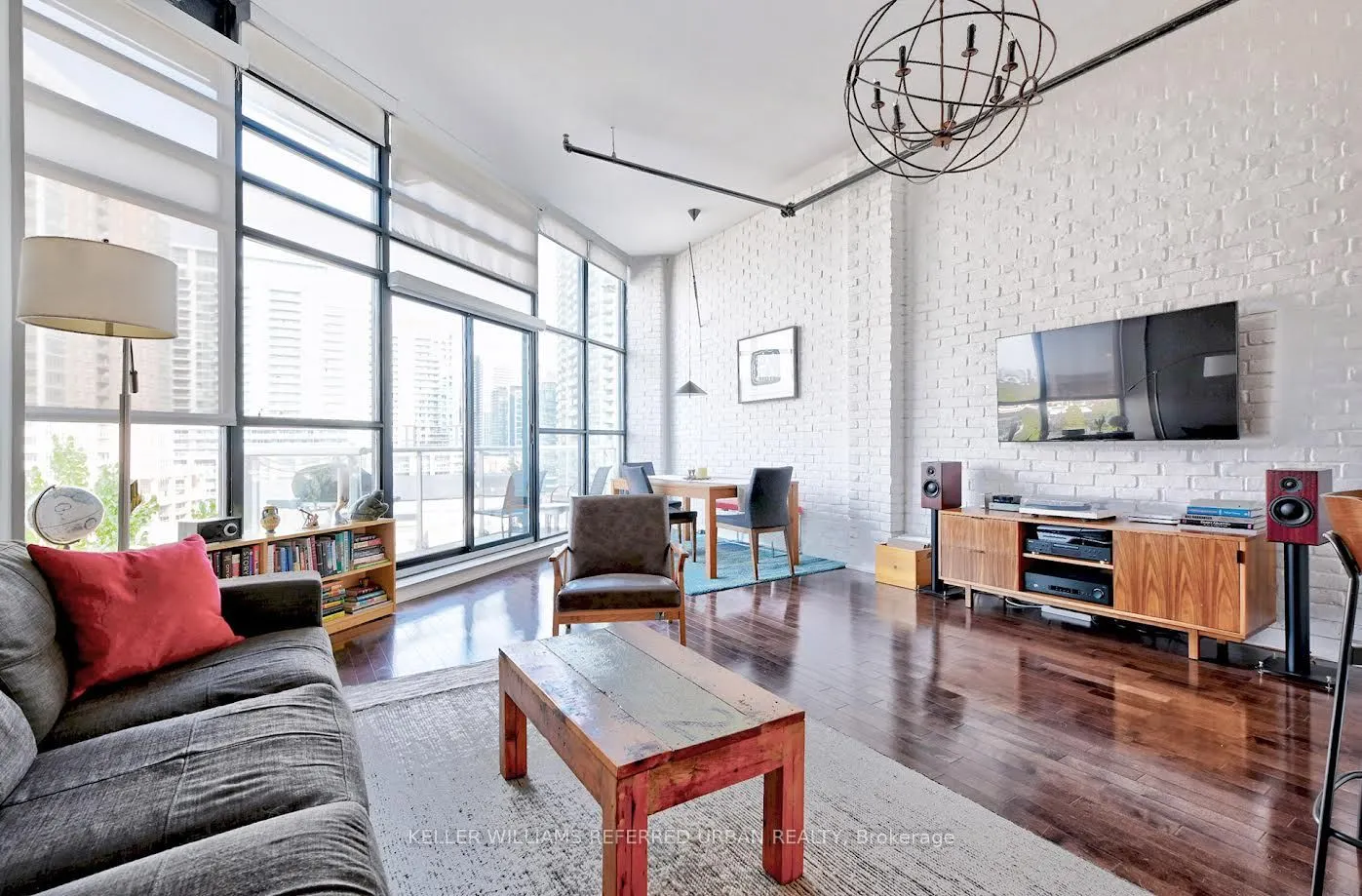 43 Hanna Avenue, #608
