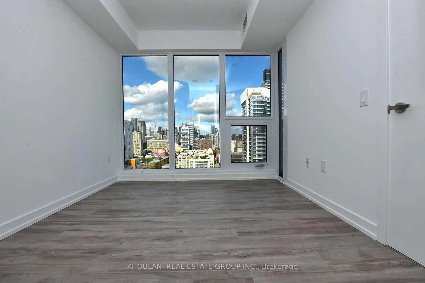 77 Shuter Street, #3110