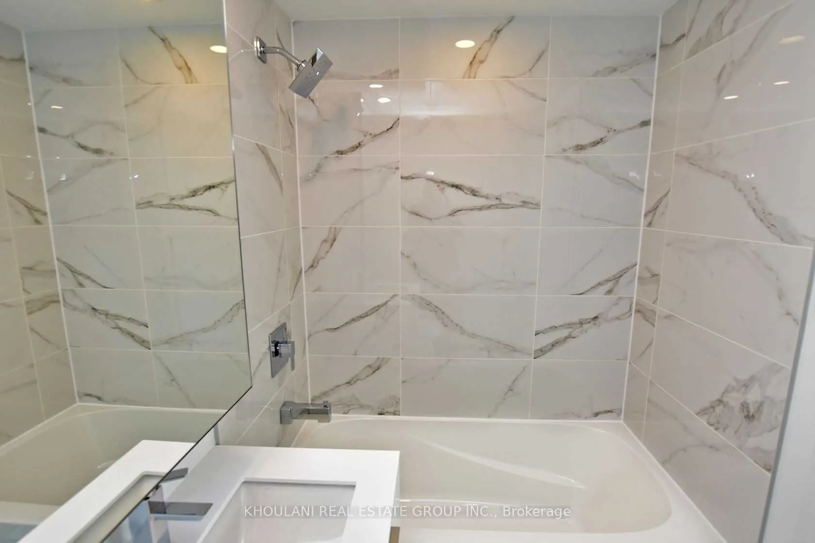 77 Shuter Street, #3110
