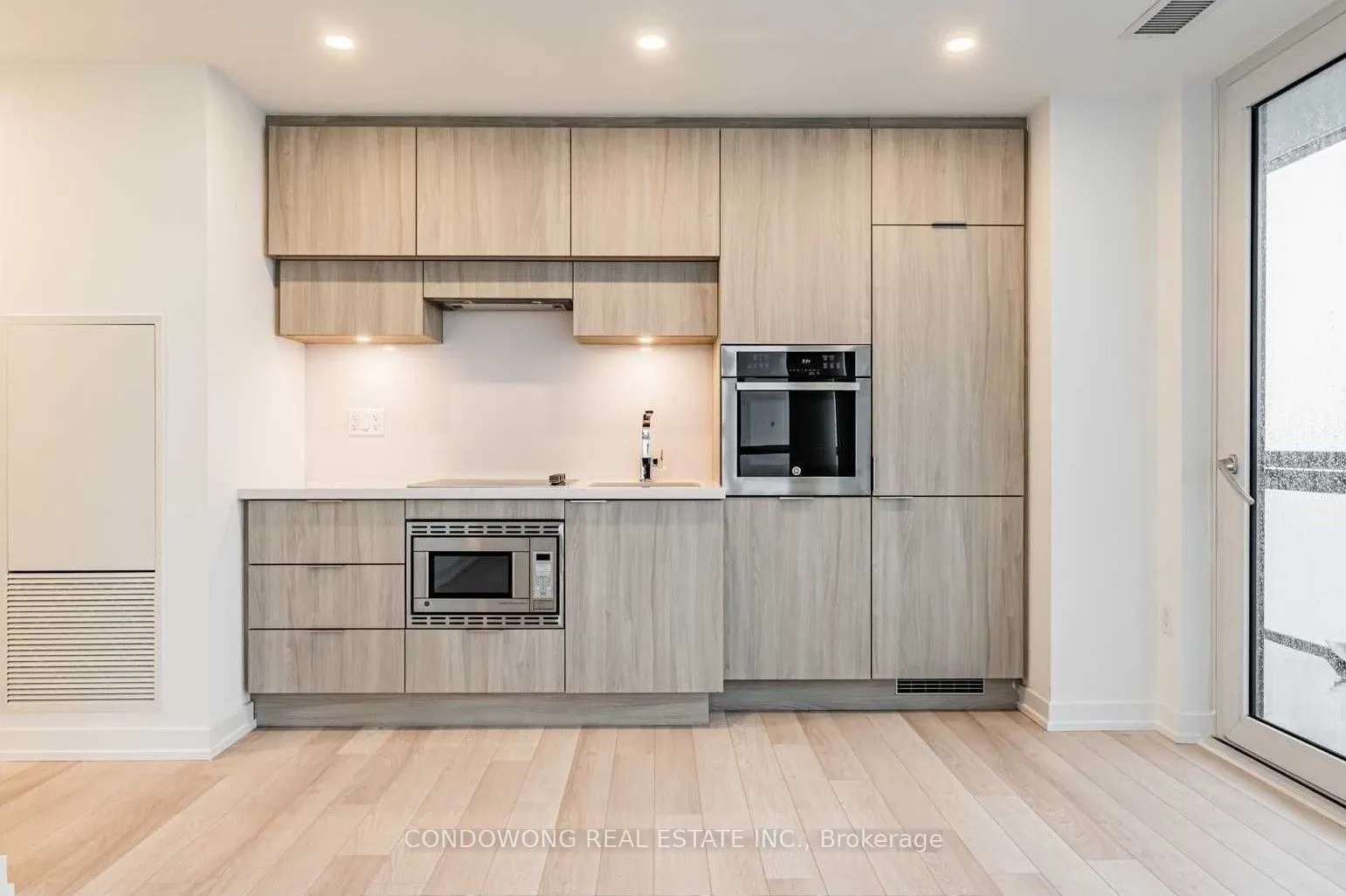39 Roehampton Avenue, #4103