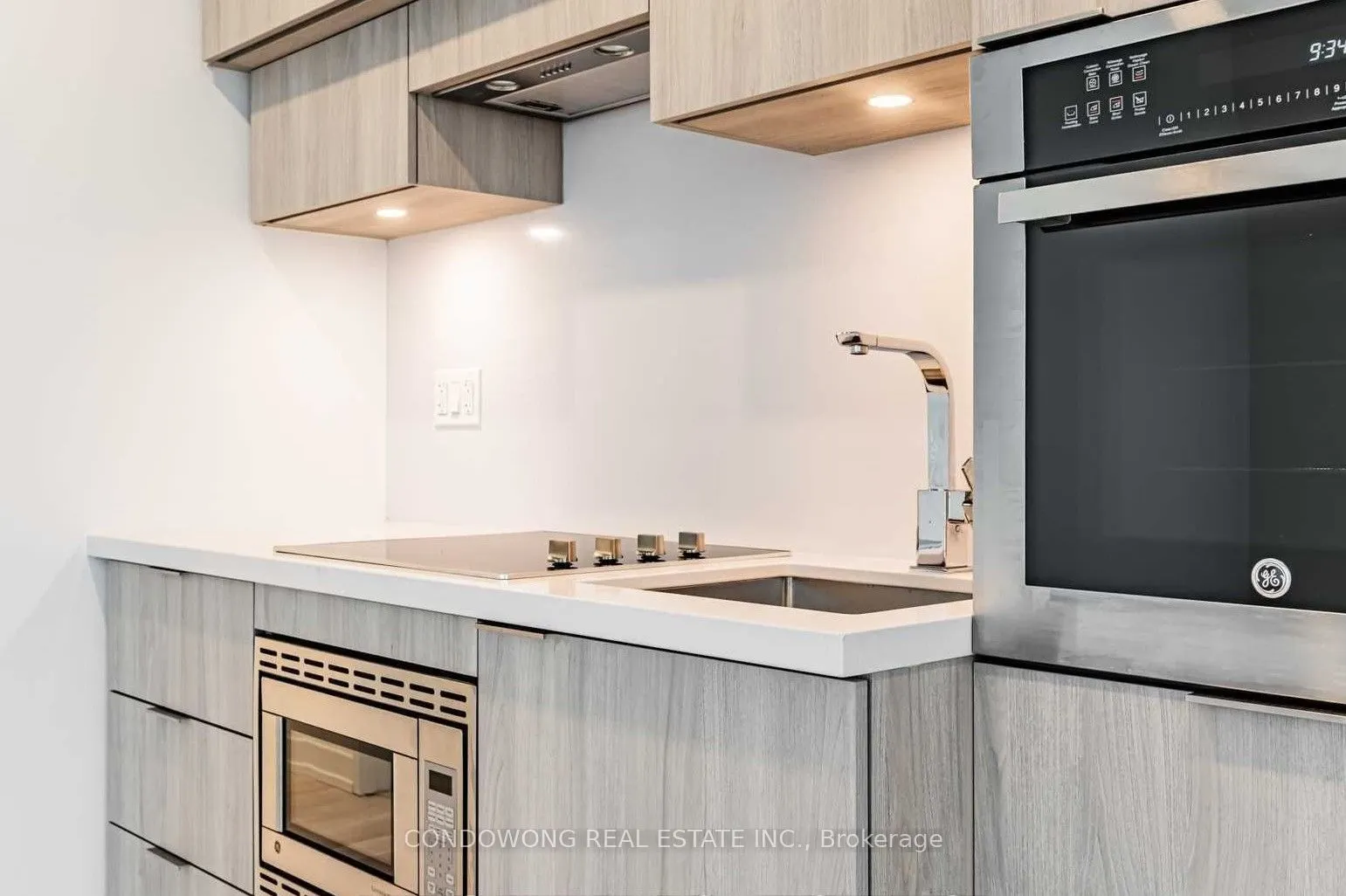 39 Roehampton Avenue, #4103