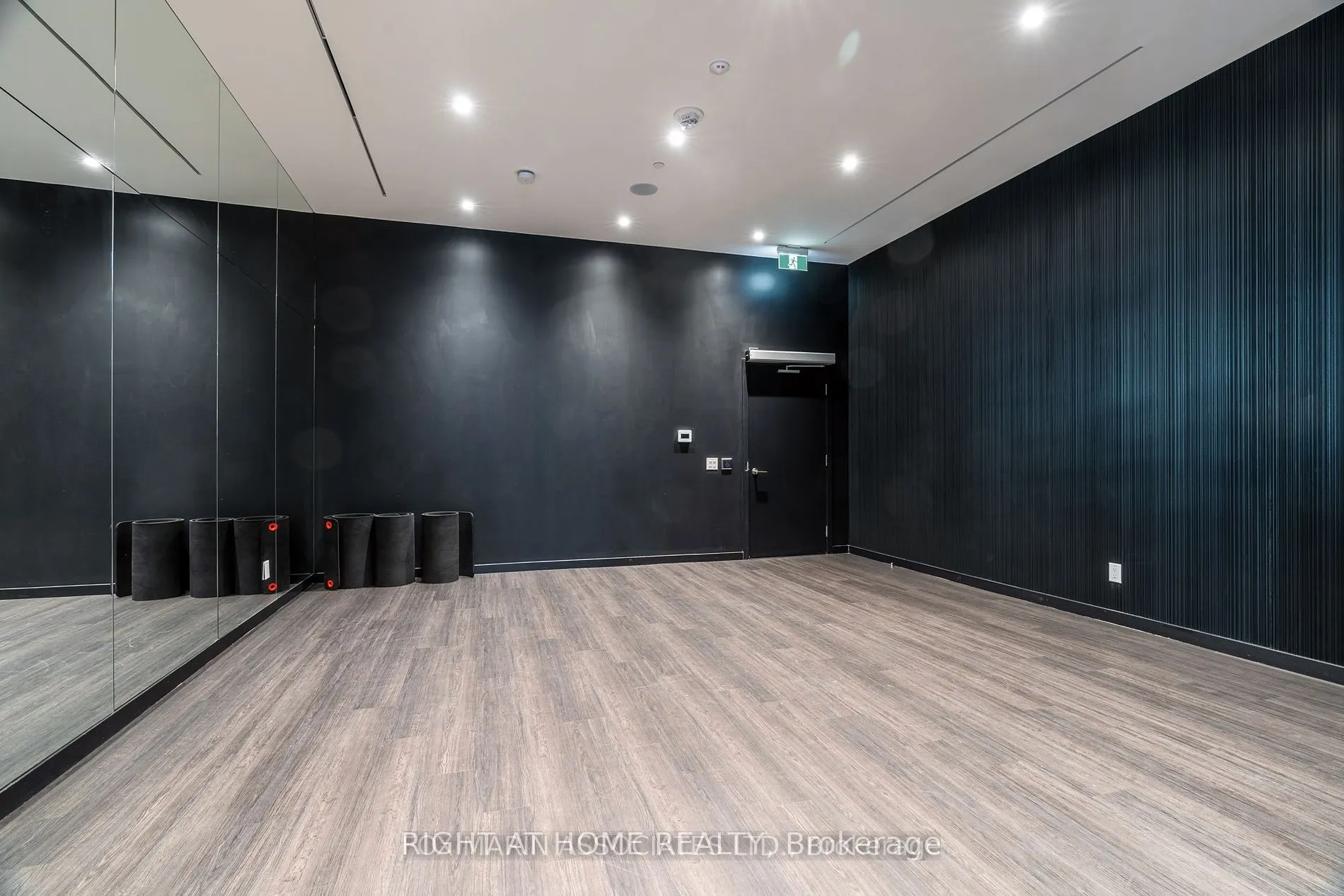20 Edward Street, #408