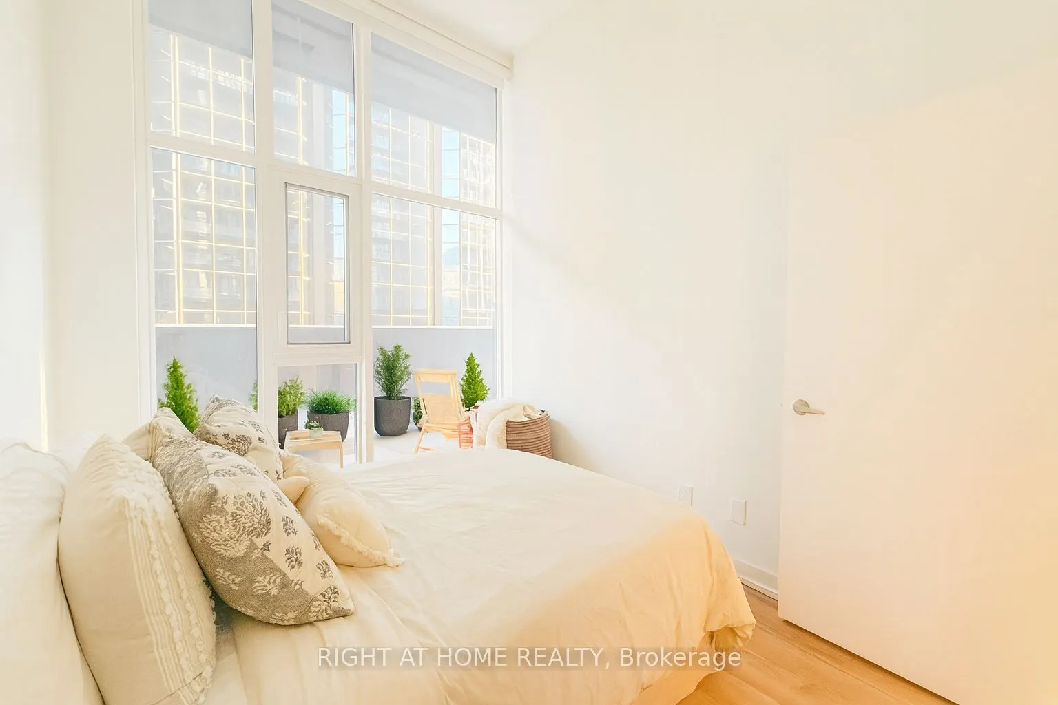 20 Edward Street, #408